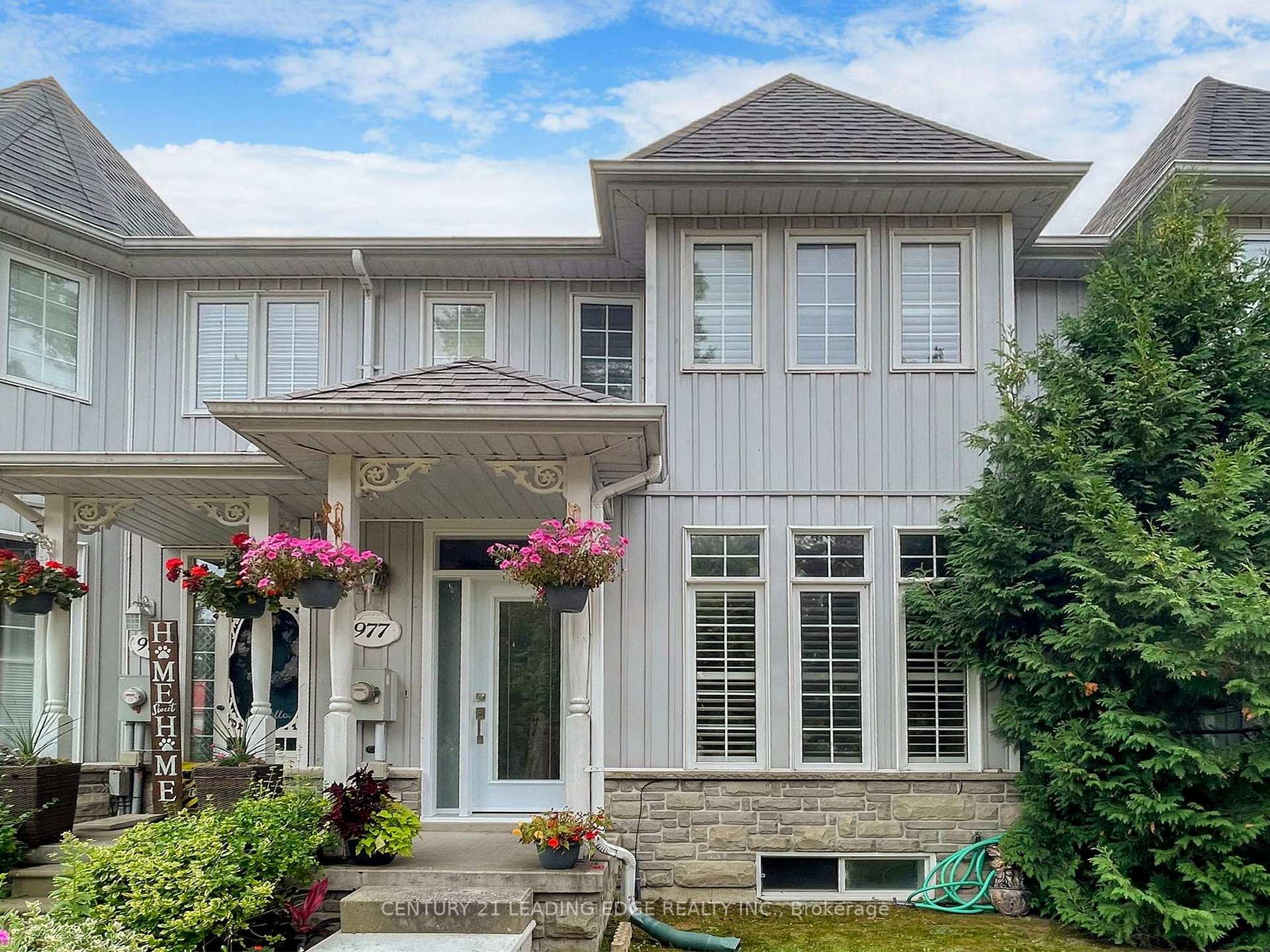 Photo 1 of 977 Lake Drive E, Georgina, Sutton & Jackson's Point — HOMEH