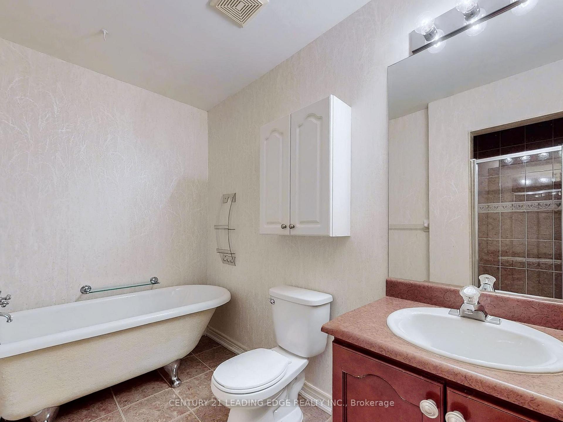 Photo 21 of 977 Lake Drive E, Georgina, Sutton & Jackson's Point — HOMEH