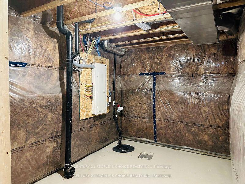 Photo 19 of 91 Granville Crescent, Haldimand — HOMEH
