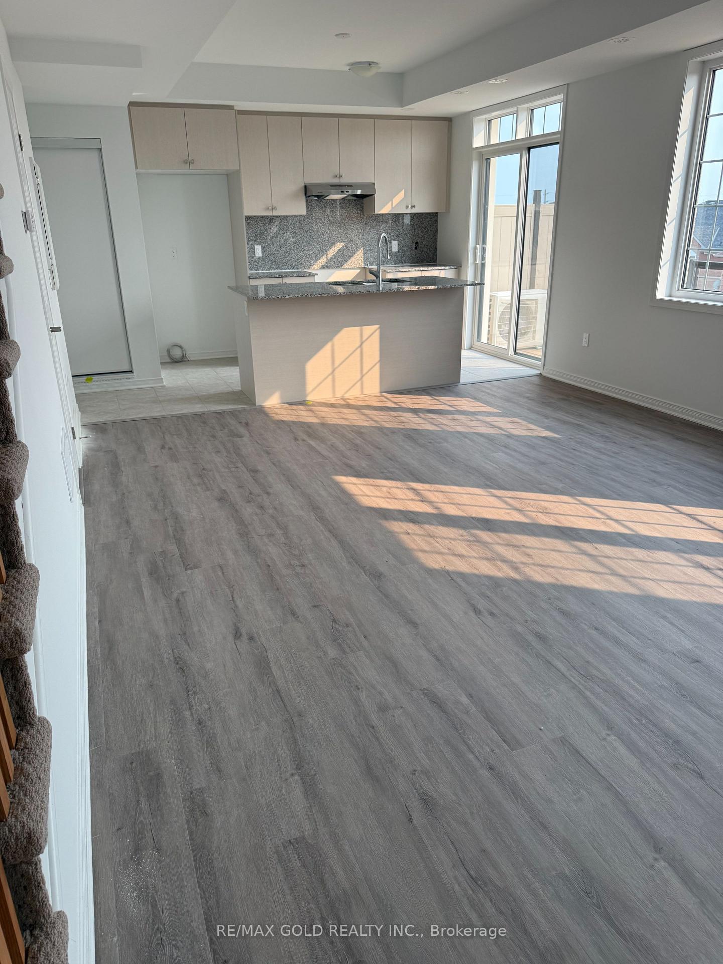 Photo 8 of Unit 33, 4370 Ebenezer Road N, Brampton, Bram East — HOMEH