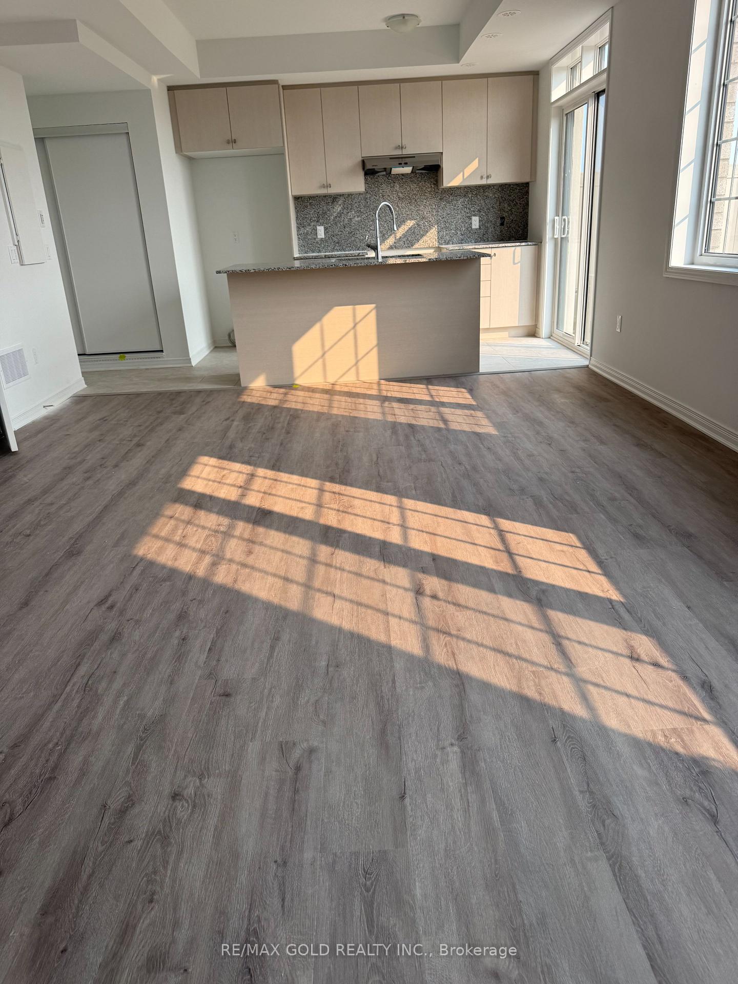 Photo 3 of Unit 33, 4370 Ebenezer Road N, Brampton, Bram East — HOMEH