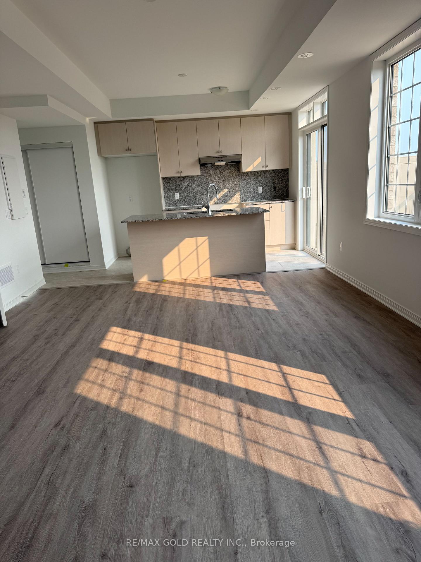 Photo 14 of Unit 33, 4370 Ebenezer Road N, Brampton, Bram East — HOMEH