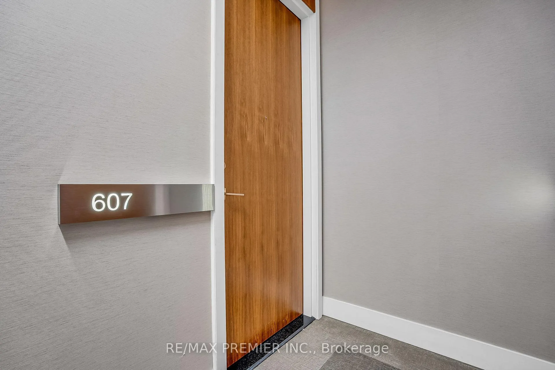 Photo 1 of Unit 607, 111 St. Clair Avenue W, Toronto, Yonge-St. Clair — HOMEH