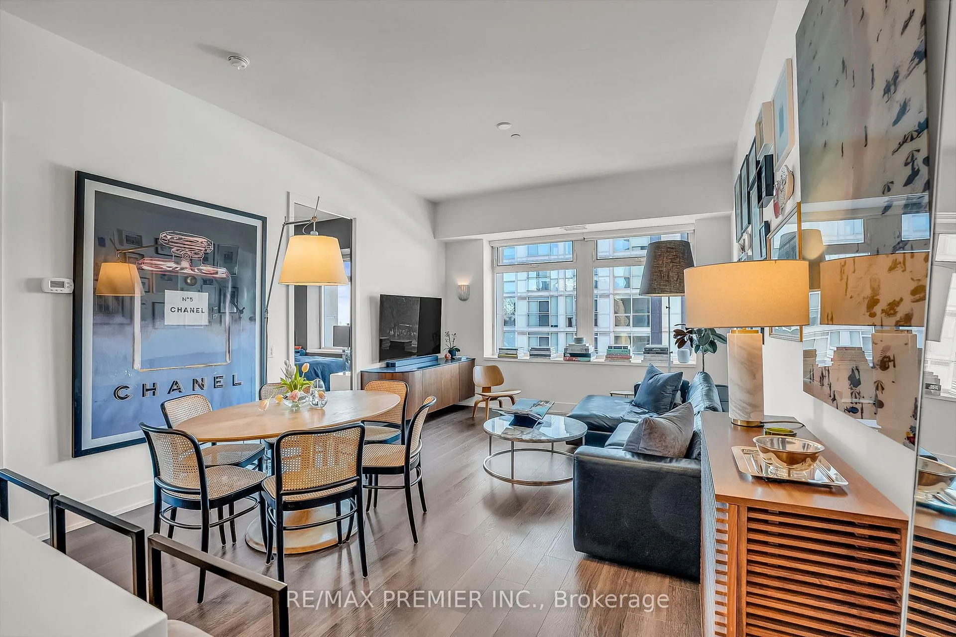 Photo 9 of Unit 607, 111 St. Clair Avenue W, Toronto, Yonge-St. Clair — HOMEH