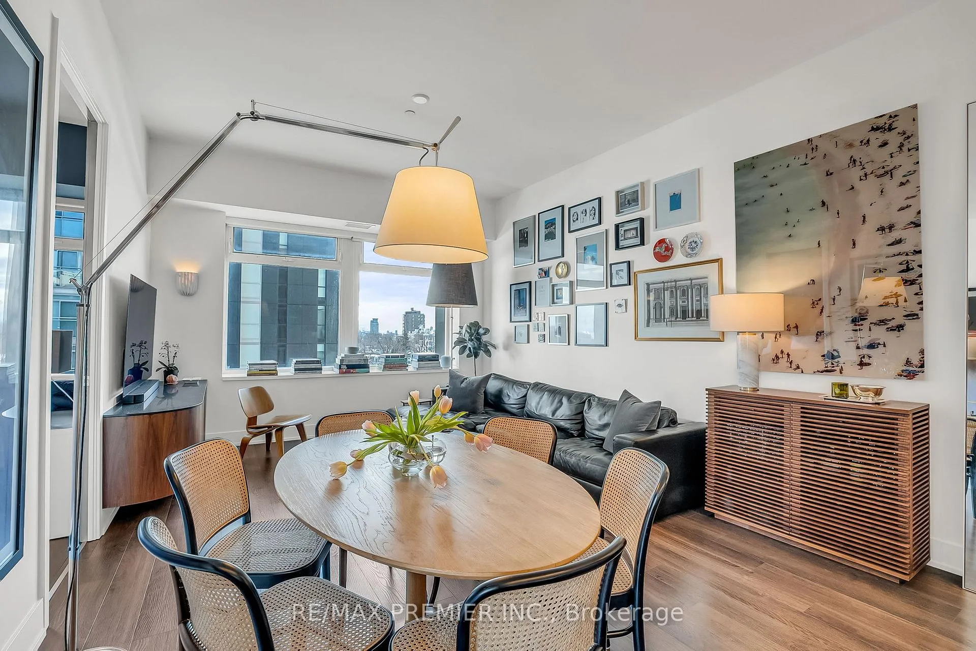 Photo 10 of Unit 607, 111 St. Clair Avenue W, Toronto, Yonge-St. Clair — HOMEH