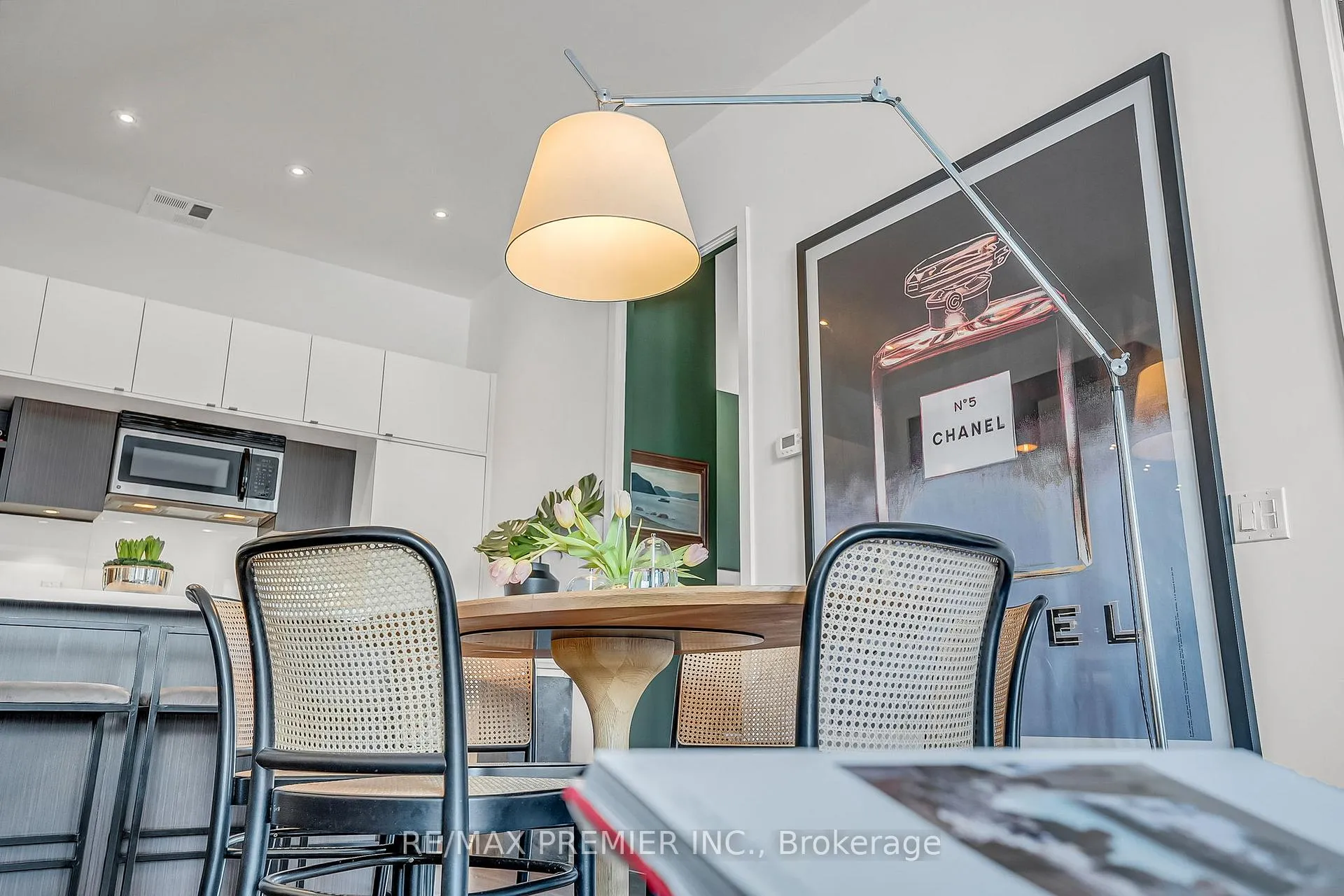 Photo 11 of Unit 607, 111 St. Clair Avenue W, Toronto, Yonge-St. Clair — HOMEH