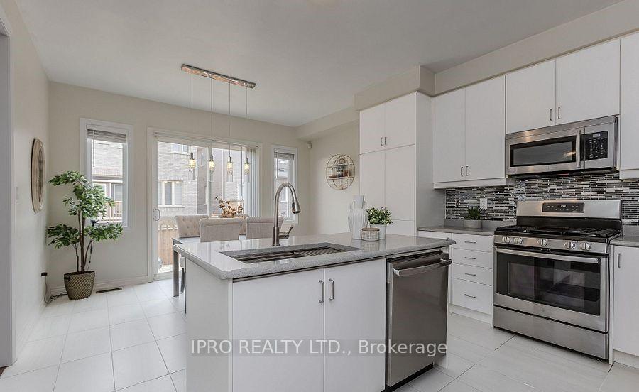 Photo 3 of 370 Humphery Street, Hamilton, Waterdown — HOMEH