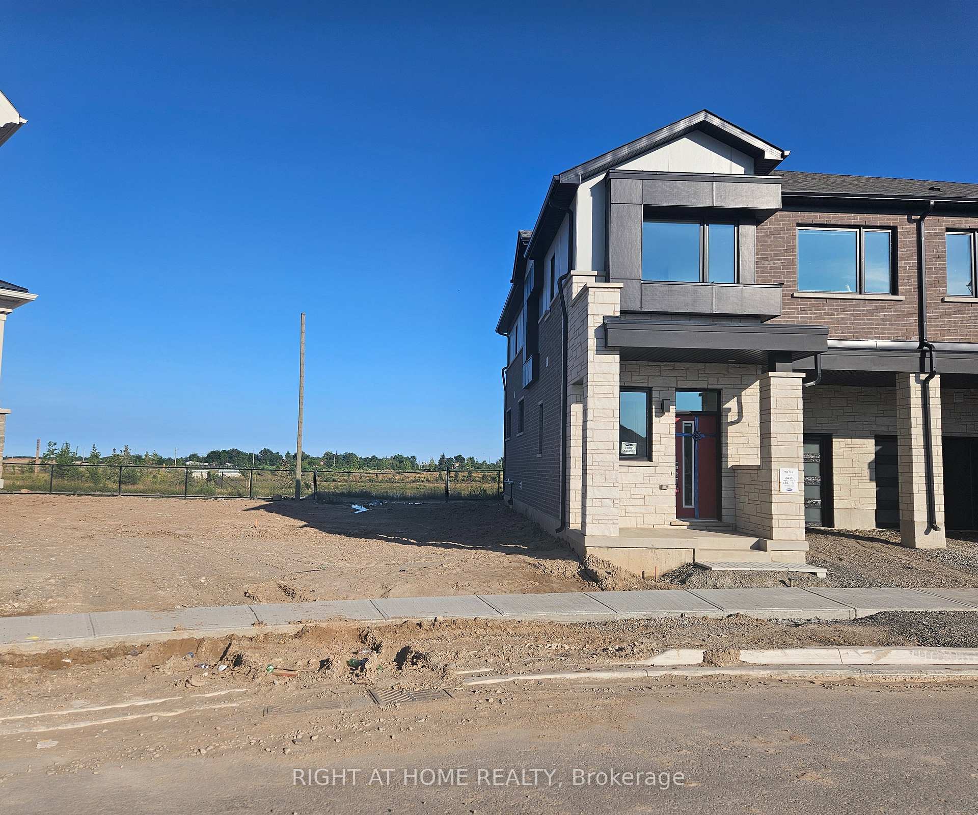 Photo 2 of 1535 Rutland Terrace, Milton, Bowes — HOMEH