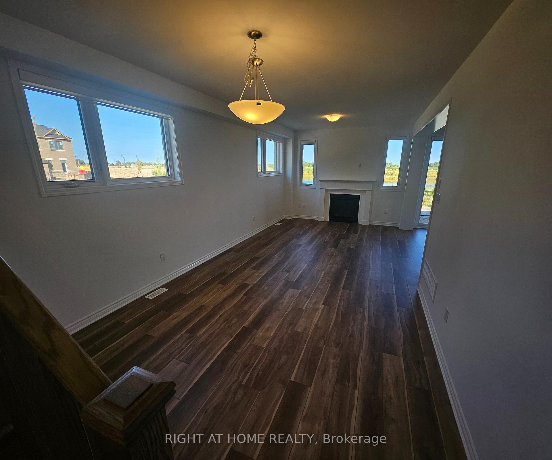 Photo 16 of 1535 Rutland Terrace, Milton, Bowes — HOMEH