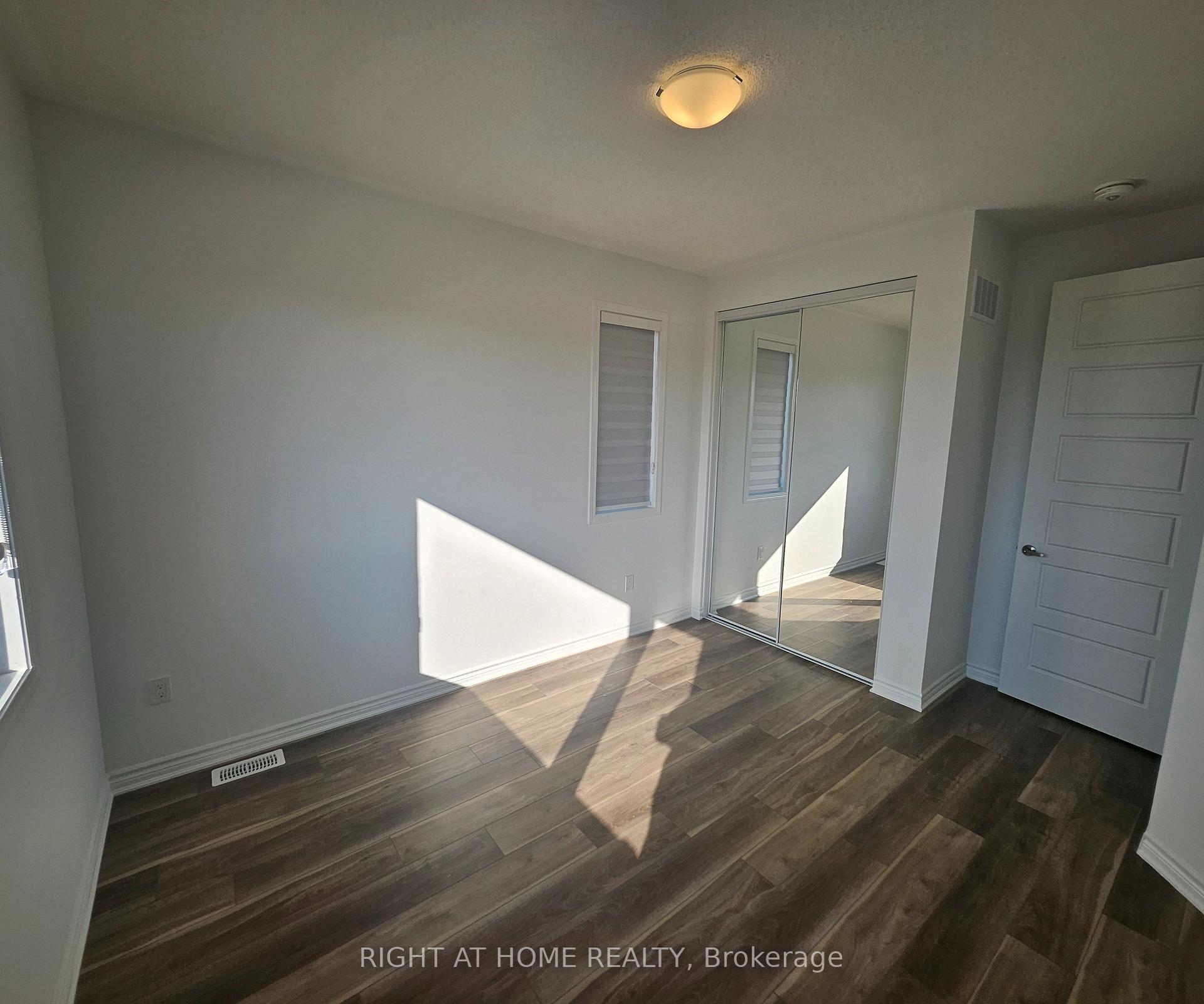 Photo 7 of 1535 Rutland Terrace, Milton, Bowes — HOMEH