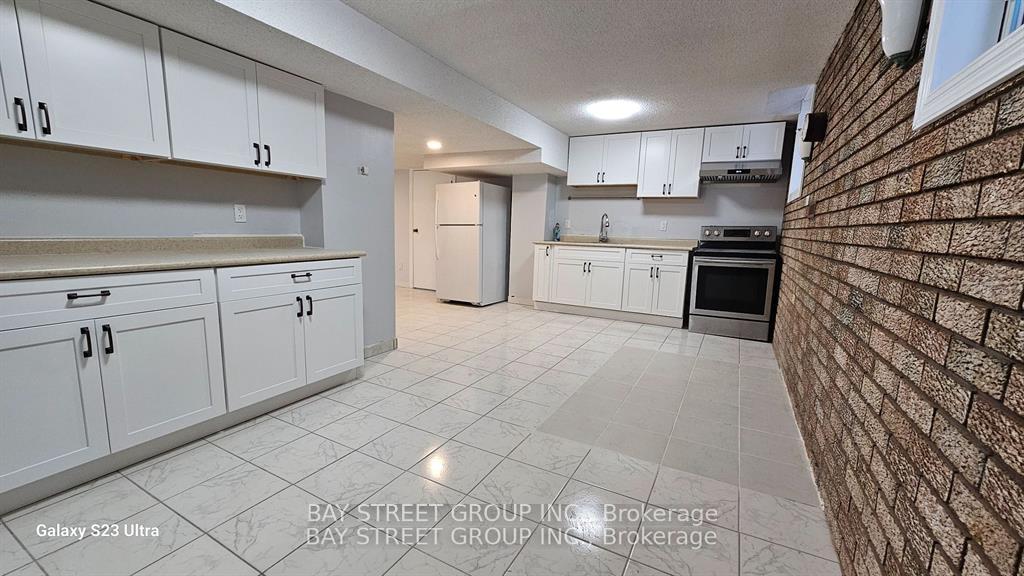 Photo 12 of Unit BASEMEN, 627 Aberdeen Avenue, Vaughan, East Woodbridge — HOMEH