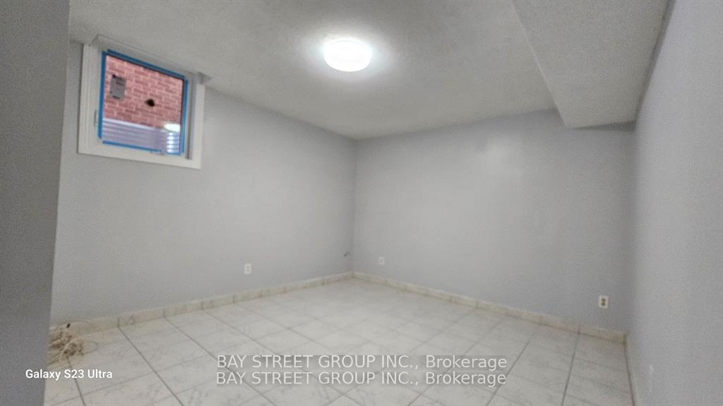 Photo 10 of Unit BASEMEN, 627 Aberdeen Avenue, Vaughan, East Woodbridge — HOMEH