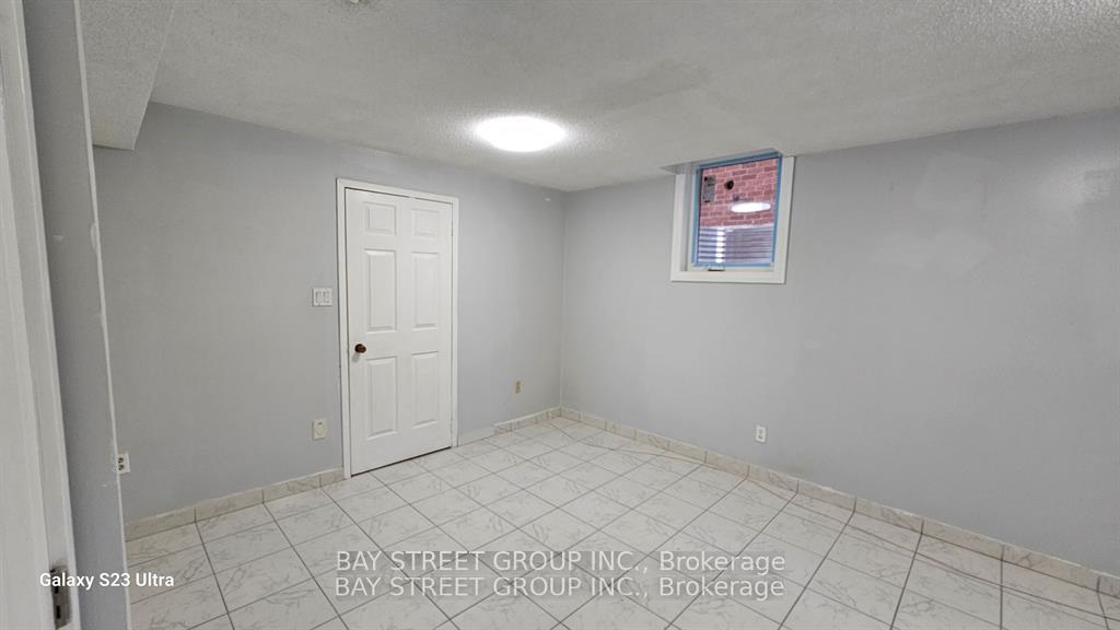 Photo 11 of Unit BASEMEN, 627 Aberdeen Avenue, Vaughan, East Woodbridge — HOMEH
