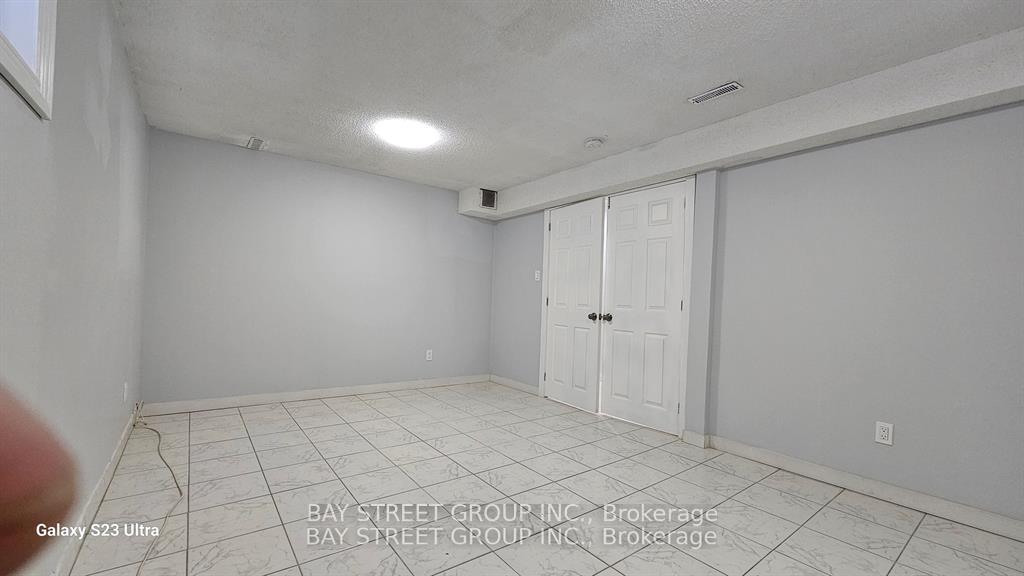 Photo 8 of Unit BASEMEN, 627 Aberdeen Avenue, Vaughan, East Woodbridge — HOMEH