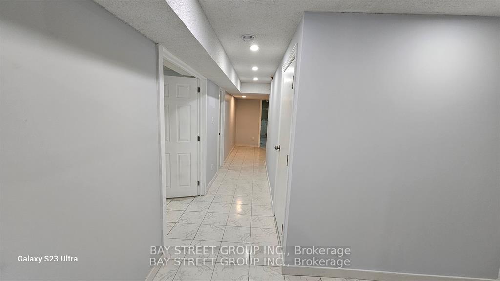Photo 9 of Unit BASEMEN, 627 Aberdeen Avenue, Vaughan, East Woodbridge — HOMEH