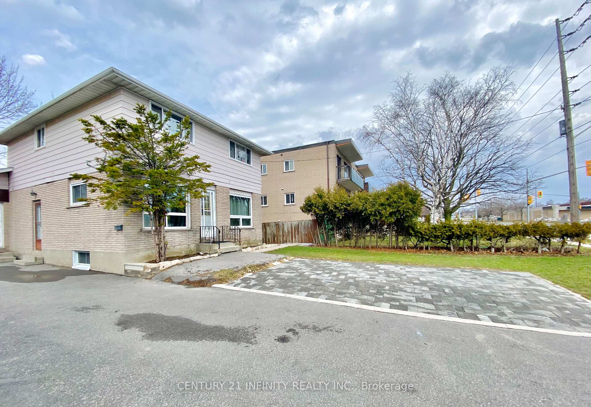 Front of Unit Basemen, 128 Stevenson Road