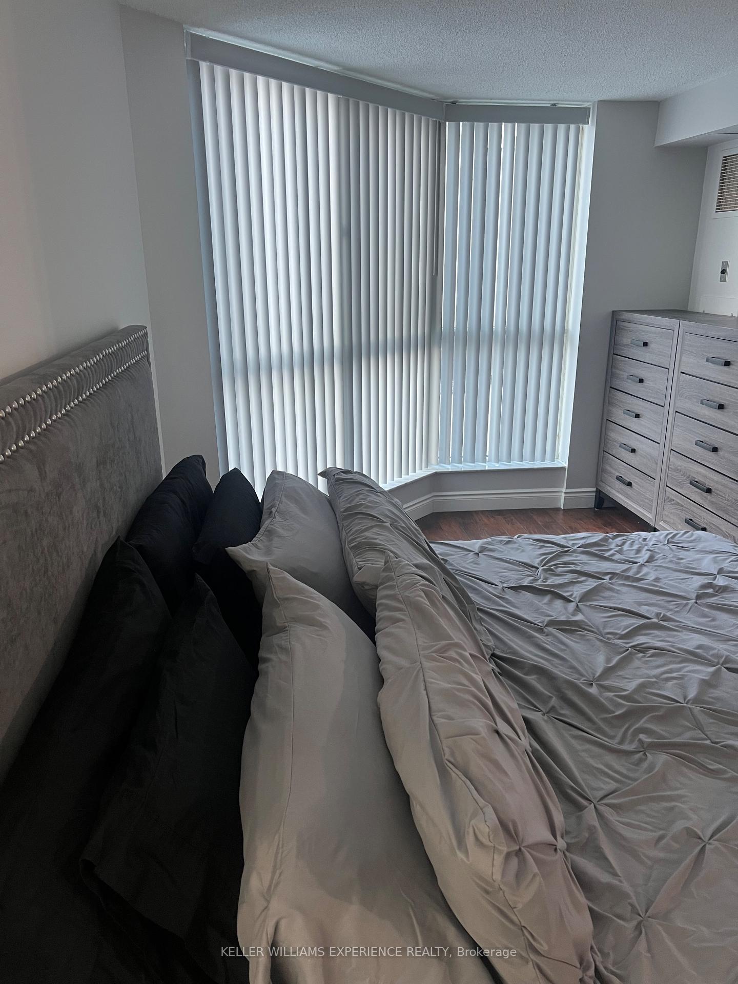 Photo 31 of Unit 401, 140 Dunlop Street E, Barrie, City Centre — HOMEH