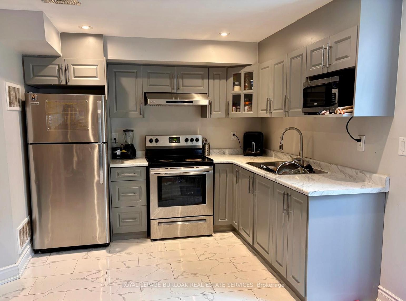Photo 4 of Unit B, 1510 Mendelson Heights, Milton, Ford — HOMEH