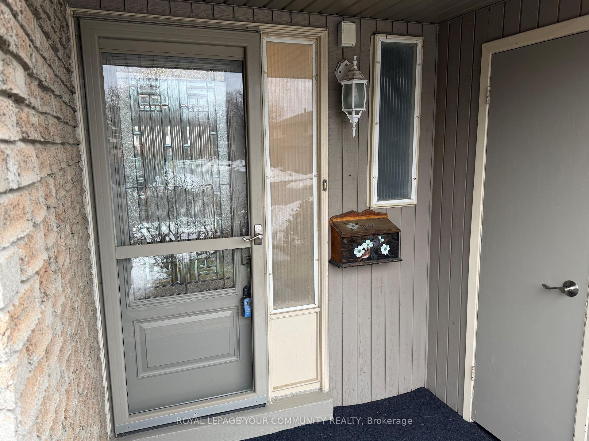 Photo 3 of 76 Knightsbridge Way, Markham, Markham Village — HOMEH
