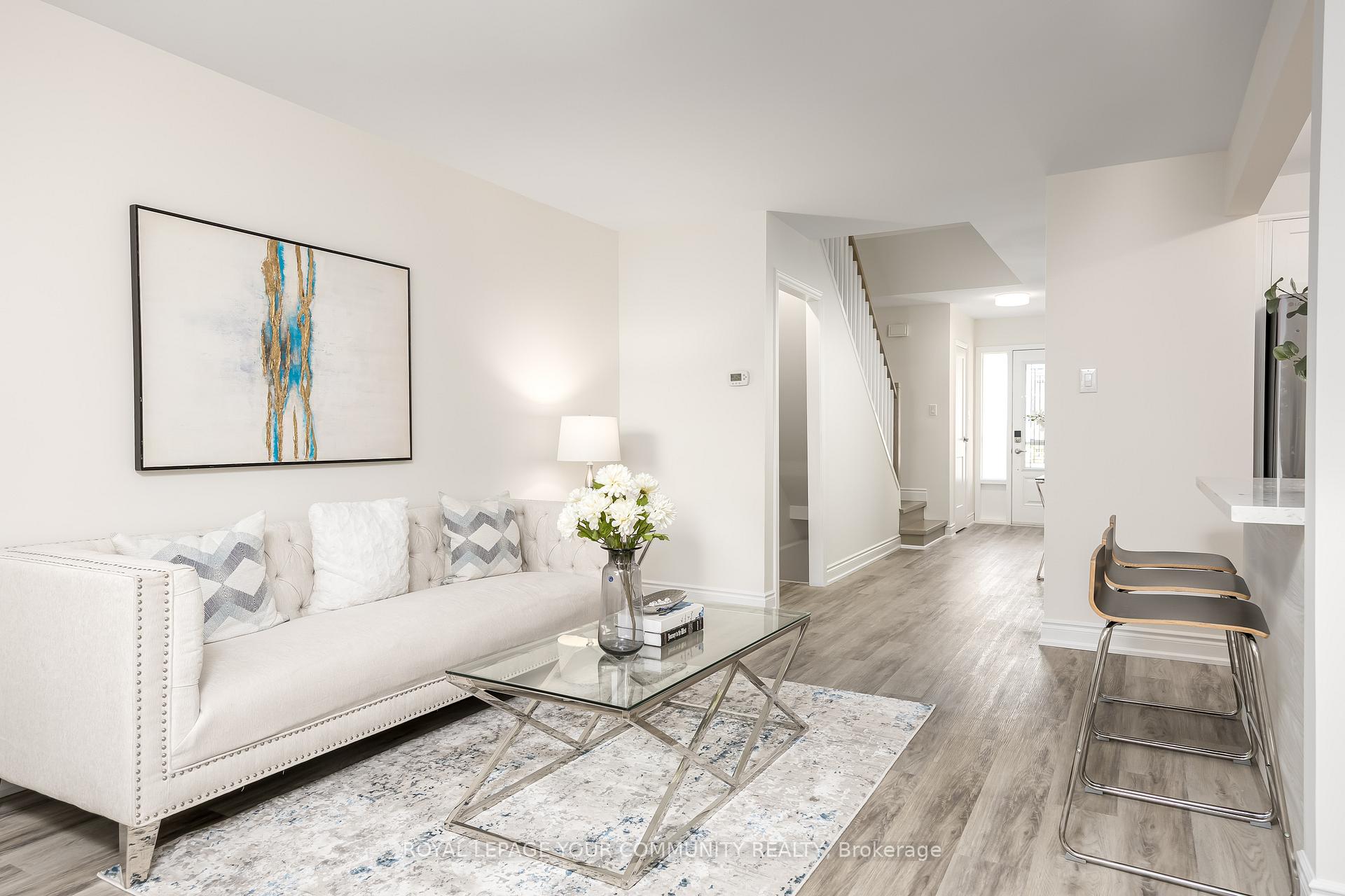 Photo 6 of 76 Knightsbridge Way, Markham, Markham Village — HOMEH
