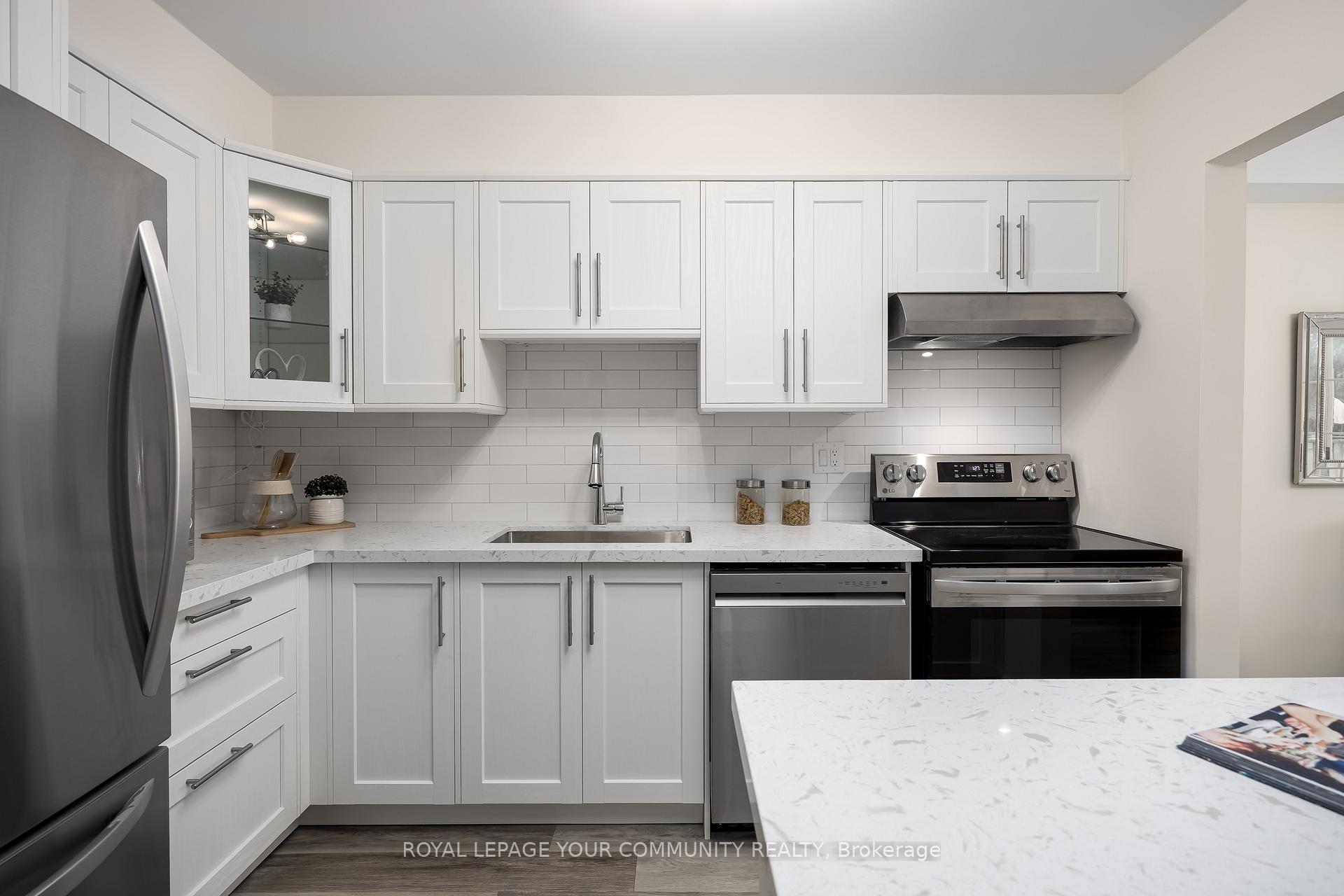 Photo 7 of 76 Knightsbridge Way, Markham, Markham Village — HOMEH