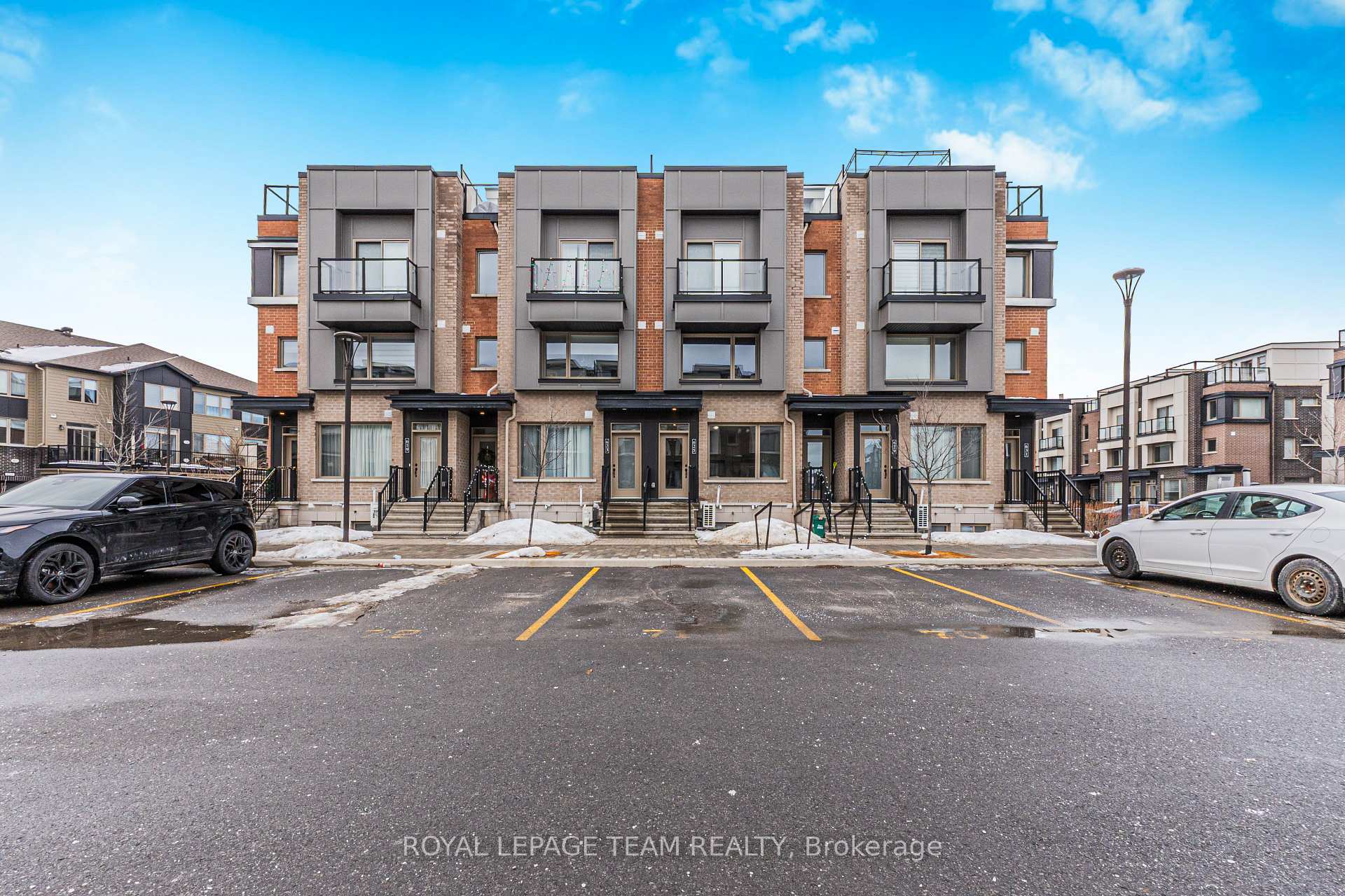 Photo 1 of 625 Makwa Private, Ottawa, CFB Rockcliffe and Area — HOMEH