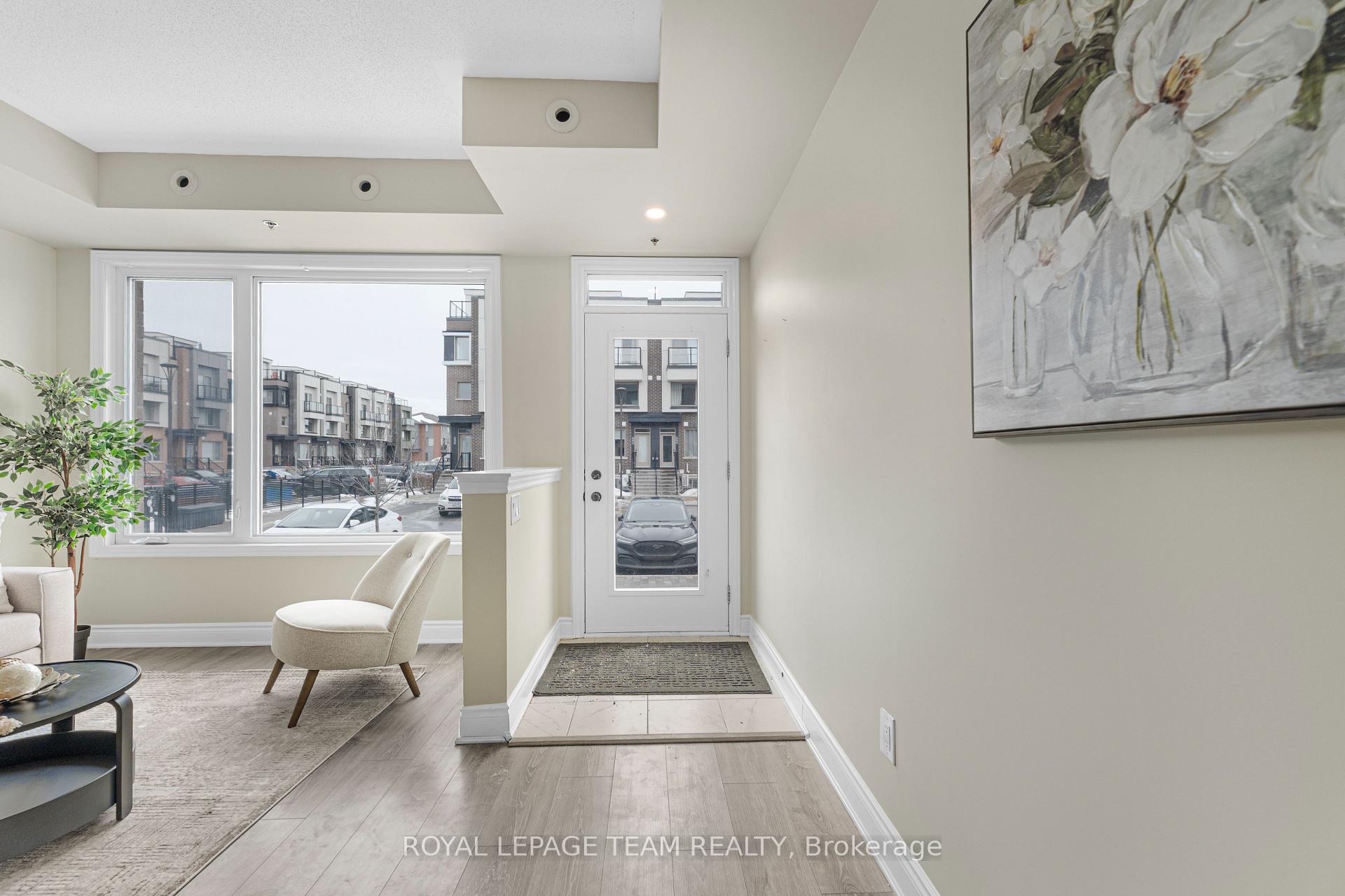 Photo 2 of 625 Makwa Private, Ottawa, CFB Rockcliffe and Area — HOMEH