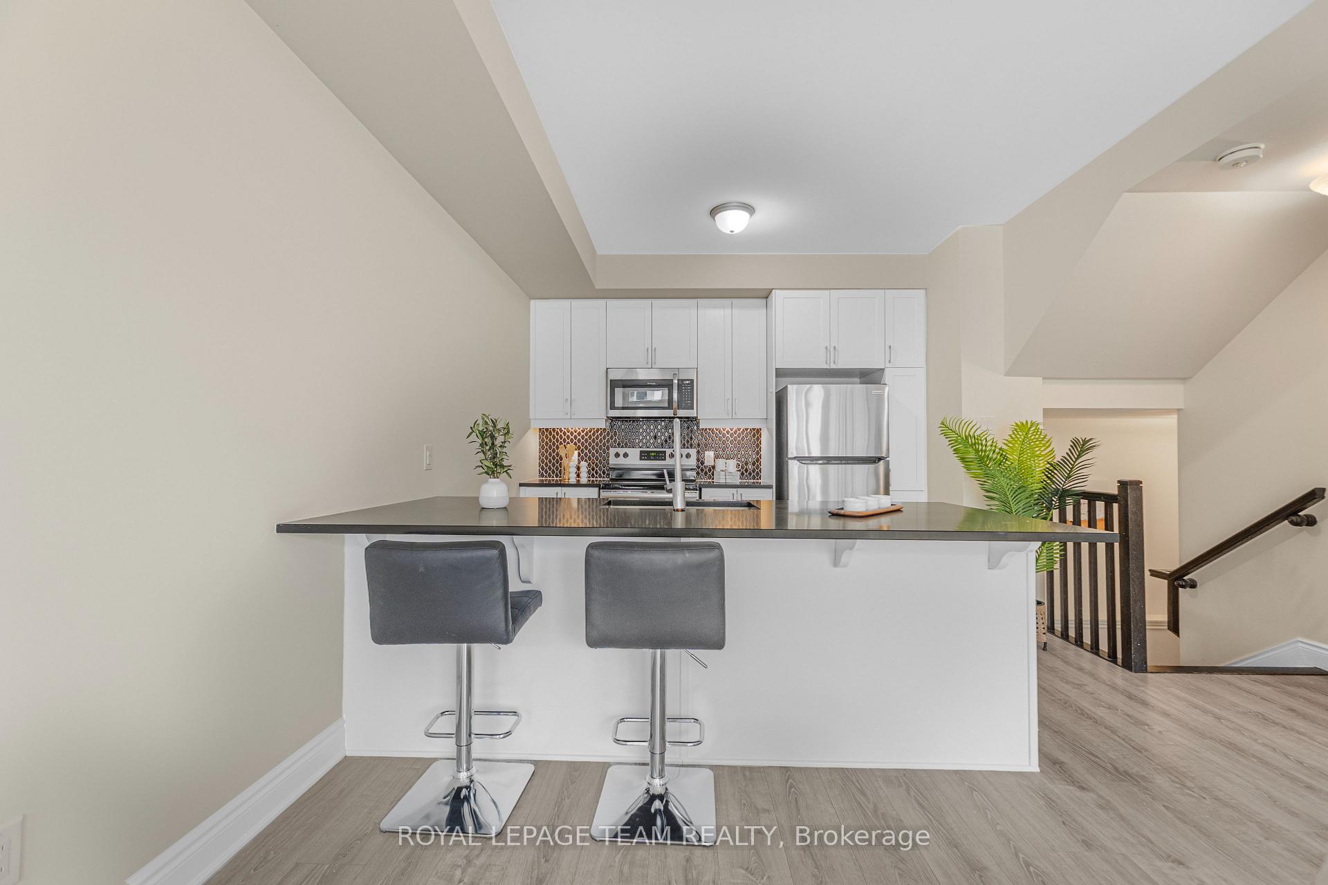 Photo 6 of 625 Makwa Private, Ottawa, CFB Rockcliffe and Area — HOMEH