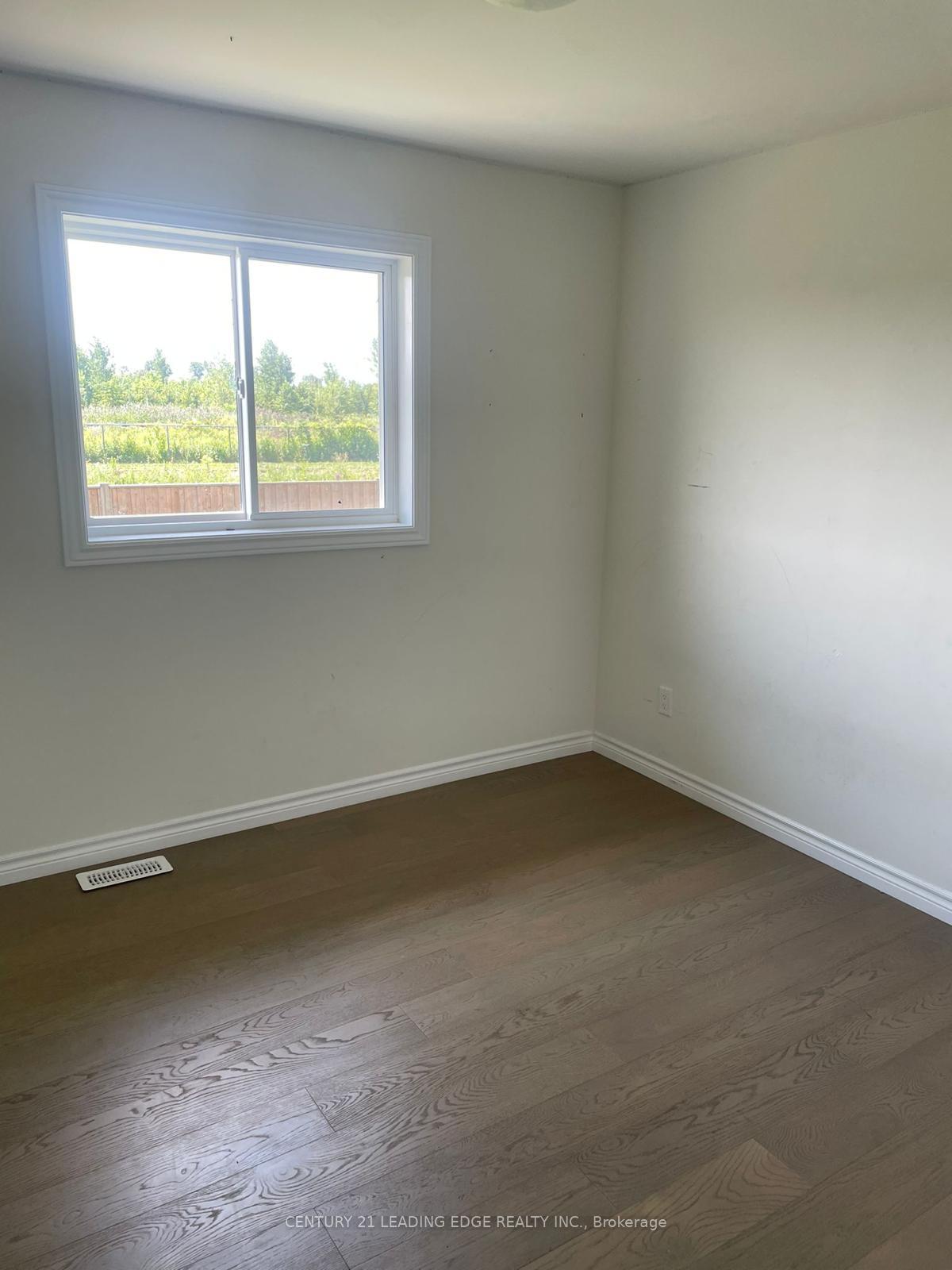 Photo 7 of Unit 1, 1045 Aspen Ridge Crescent, Lakeshore — HOMEH