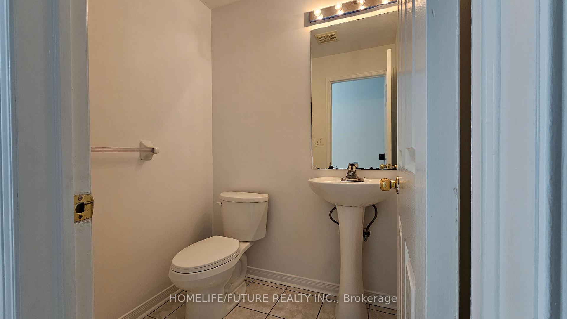 Photo 3 of Unit Main & 2 Flr, 107 Jack Monkman Crescent, Markham, Cedarwood — HOMEH