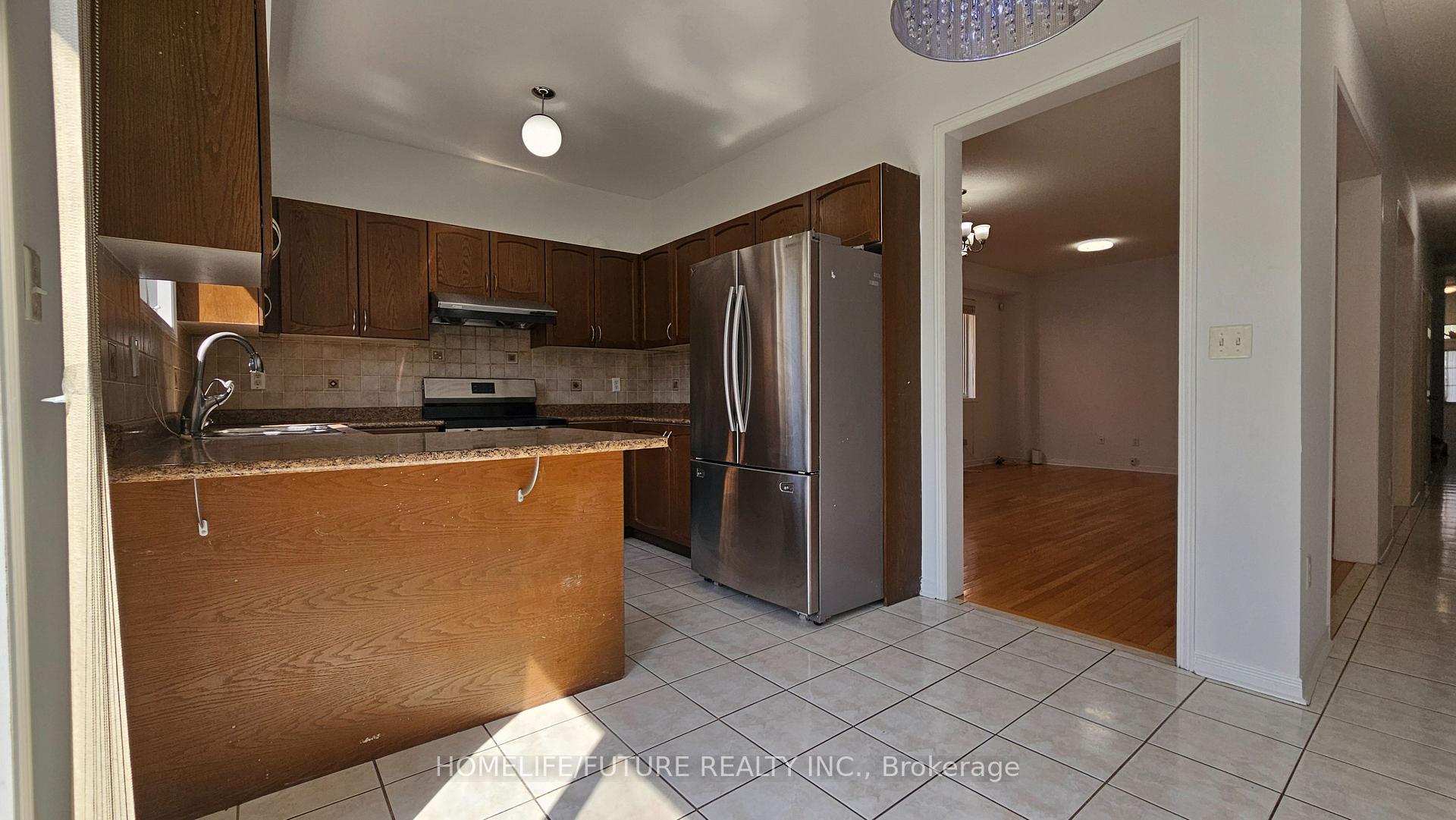 Photo 10 of Unit Main & 2 Flr, 107 Jack Monkman Crescent, Markham, Cedarwood — HOMEH