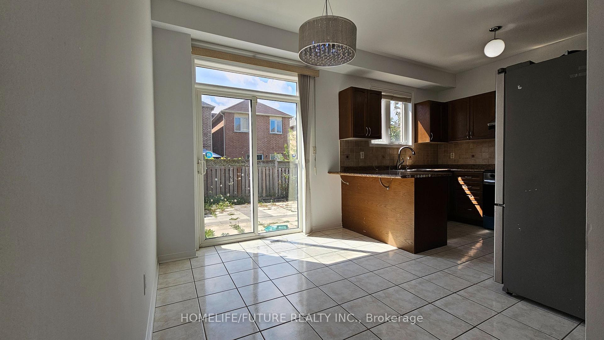 Photo 8 of Unit Main & 2 Flr, 107 Jack Monkman Crescent, Markham, Cedarwood — HOMEH