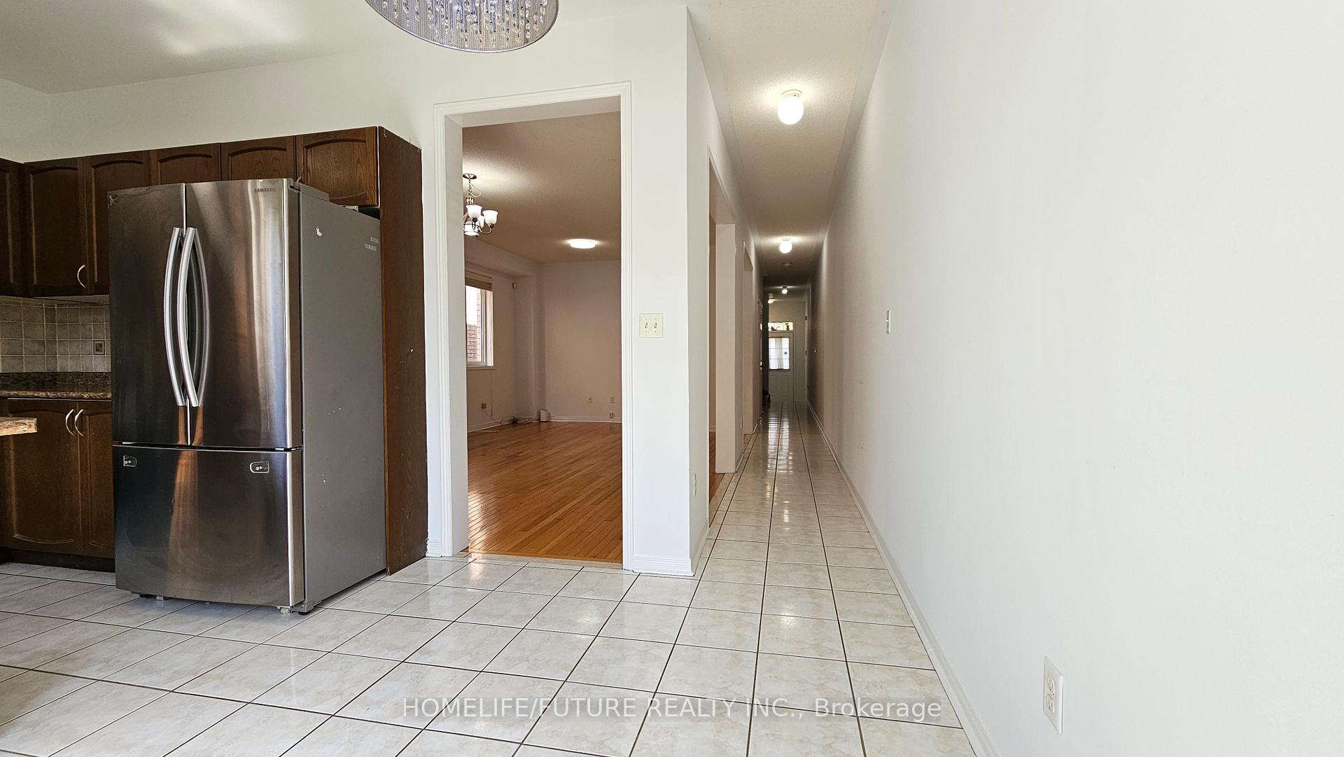 Photo 9 of Unit Main & 2 Flr, 107 Jack Monkman Crescent, Markham, Cedarwood — HOMEH