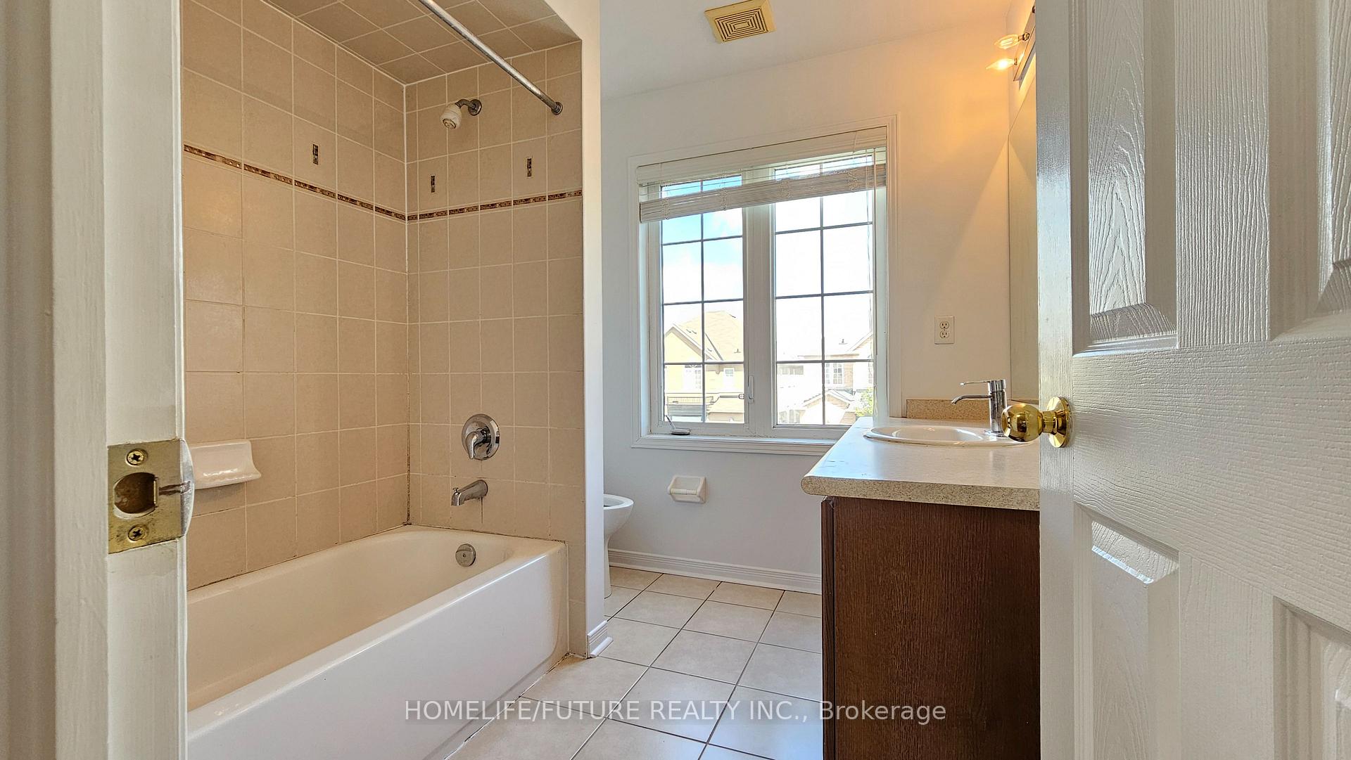 Photo 20 of Unit Main & 2 Flr, 107 Jack Monkman Crescent, Markham, Cedarwood — HOMEH