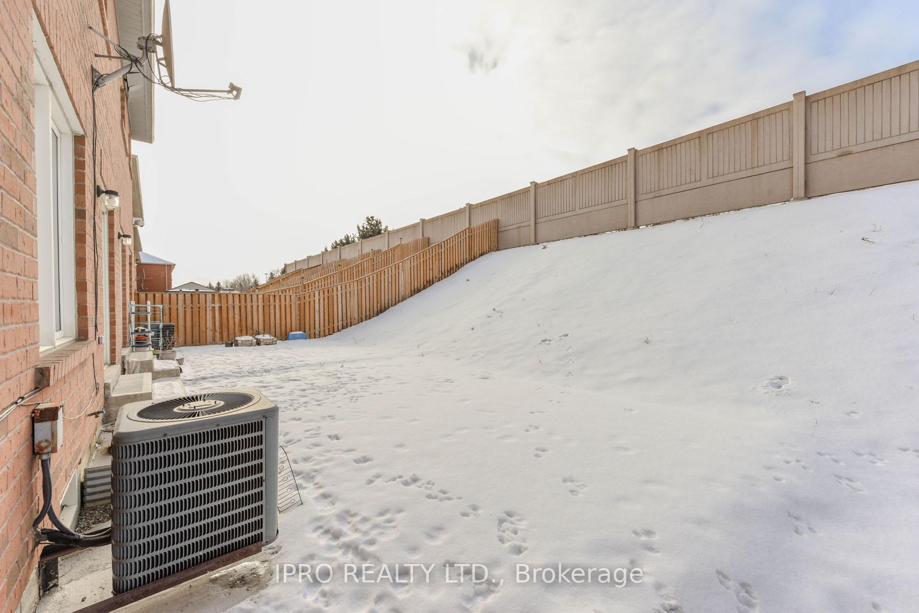 Photo 9 of Unit Mn&2nd, 209 Checkerberry Crescent, Brampton, Sandringham-Wellington — HOMEH