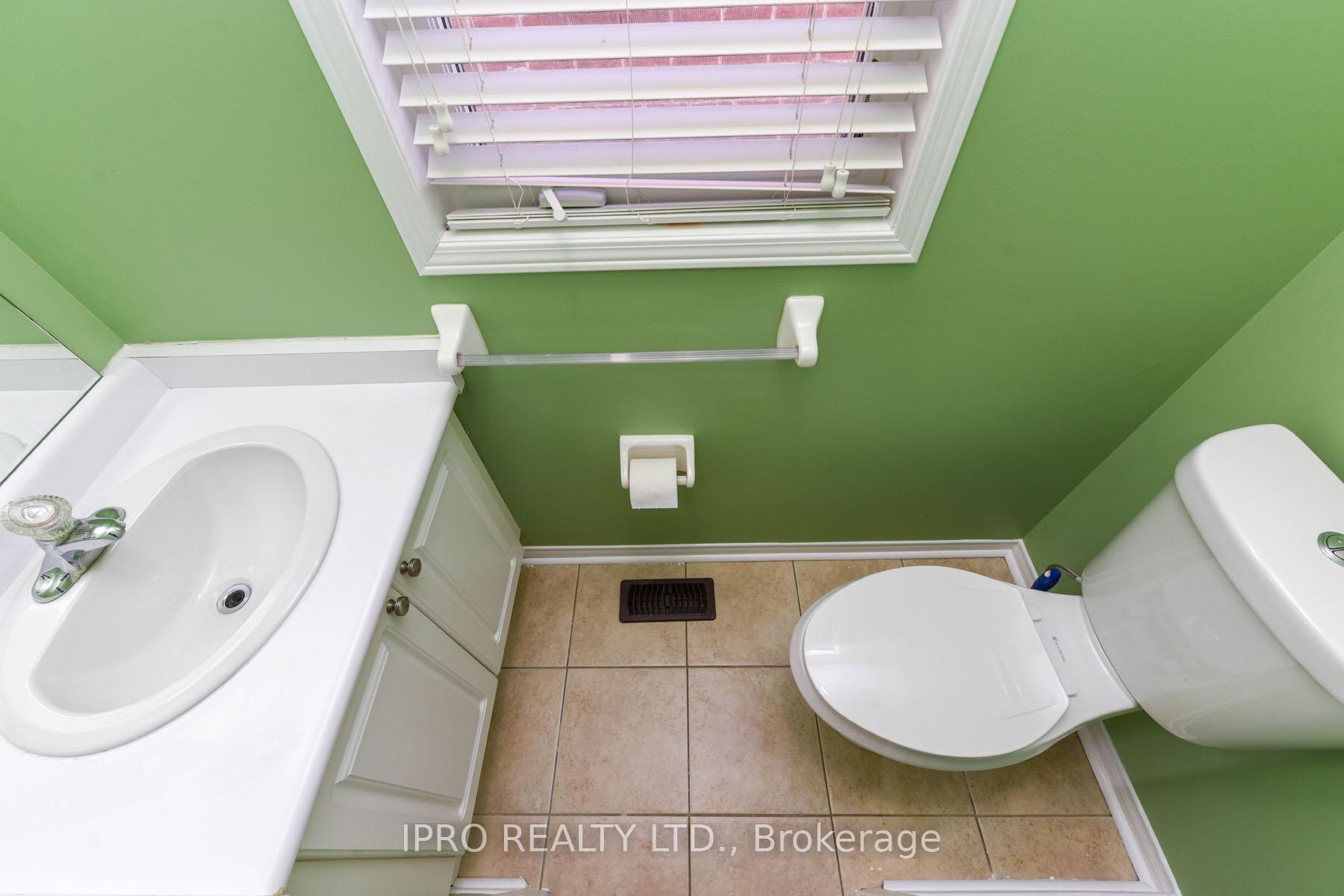 Photo 34 of Unit Mn&2nd, 209 Checkerberry Crescent, Brampton, Sandringham-Wellington — HOMEH