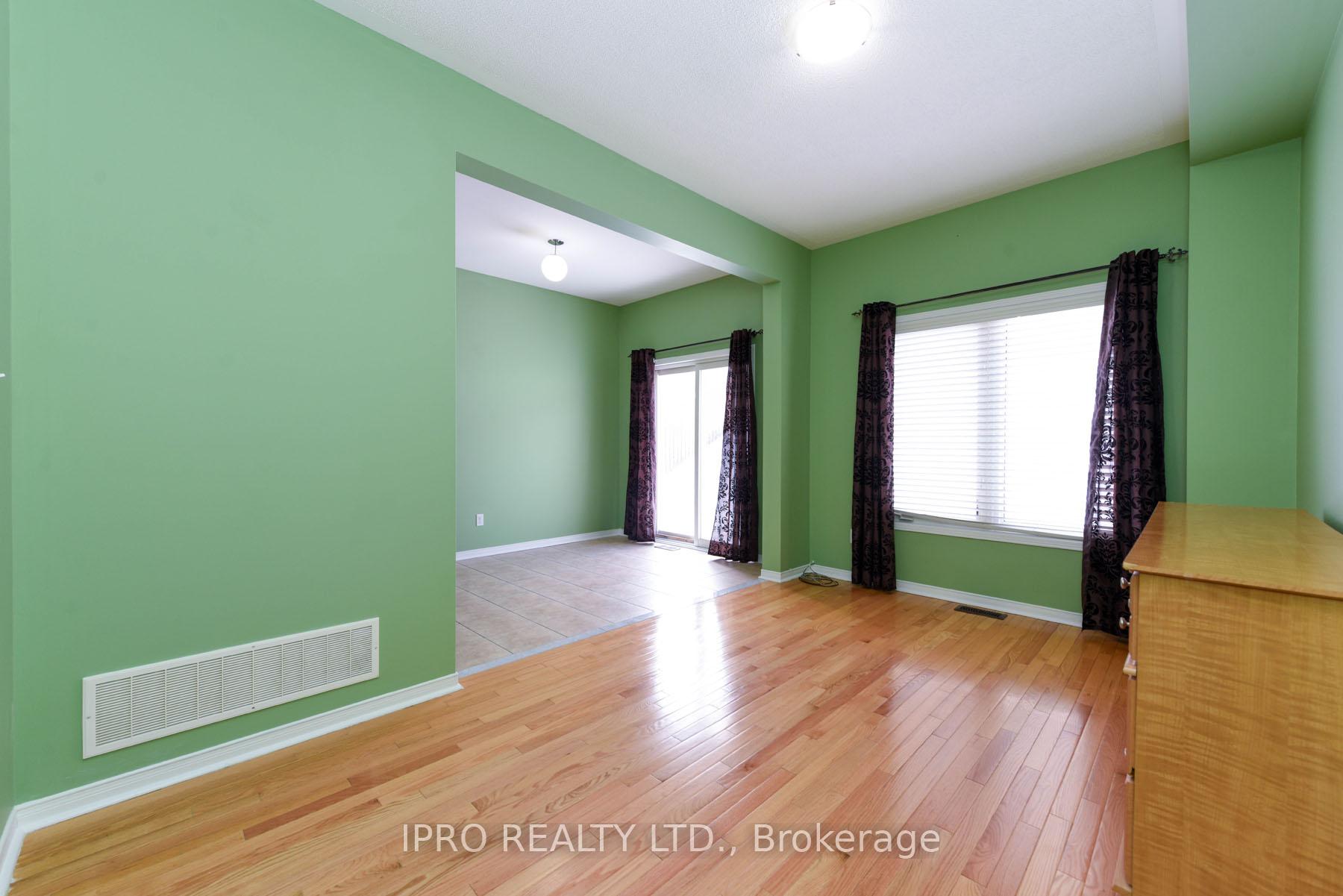 Photo 13 of Unit Mn&2nd, 209 Checkerberry Crescent, Brampton, Sandringham-Wellington — HOMEH