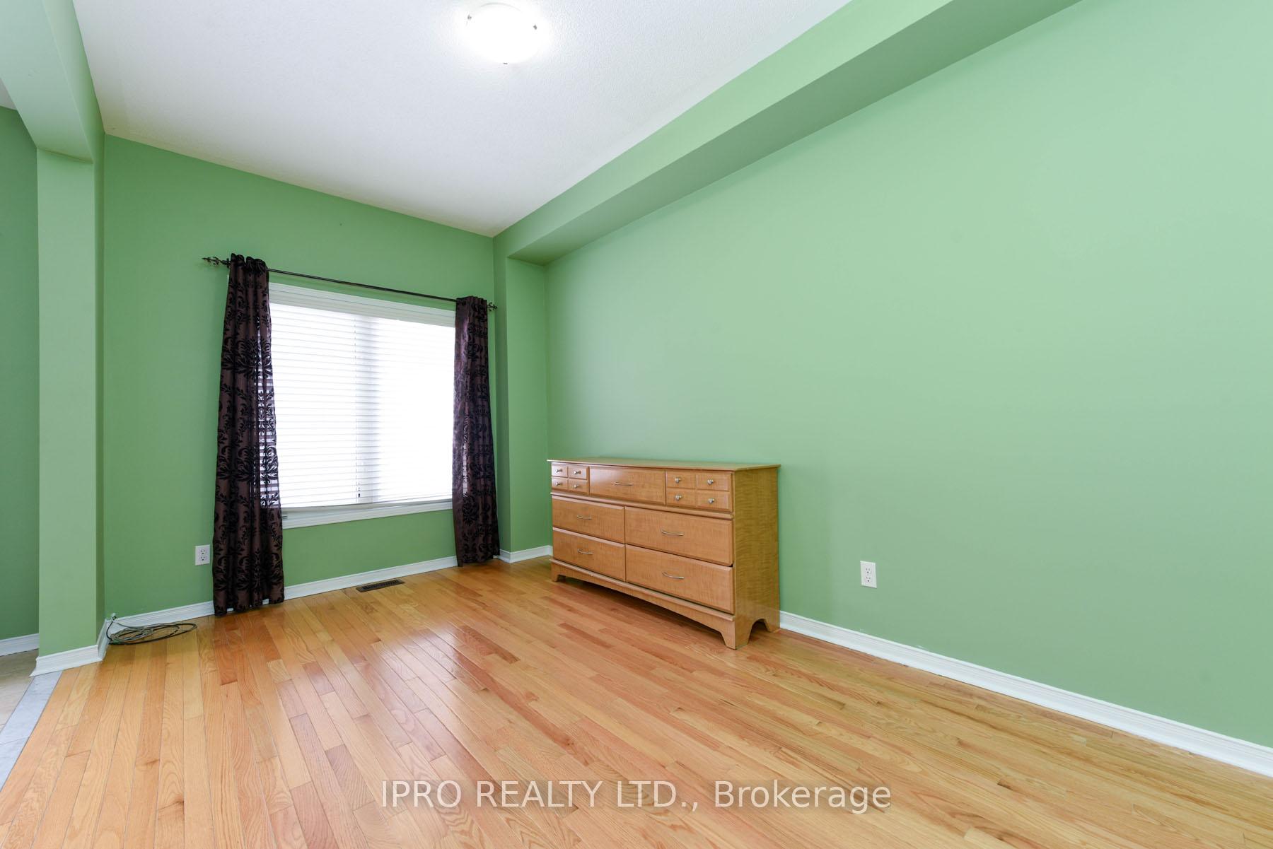 Photo 12 of Unit Mn&2nd, 209 Checkerberry Crescent, Brampton, Sandringham-Wellington — HOMEH