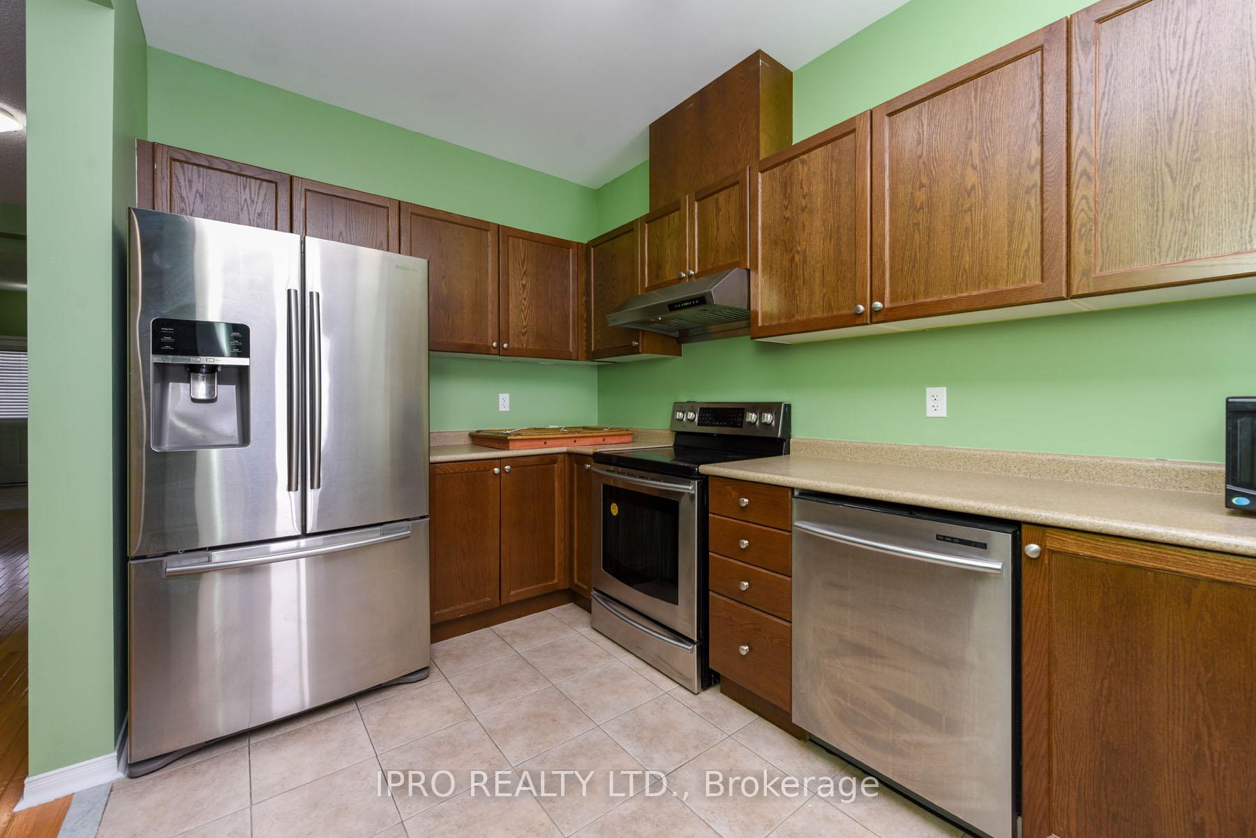 Photo 24 of Unit Mn&2nd, 209 Checkerberry Crescent, Brampton, Sandringham-Wellington — HOMEH