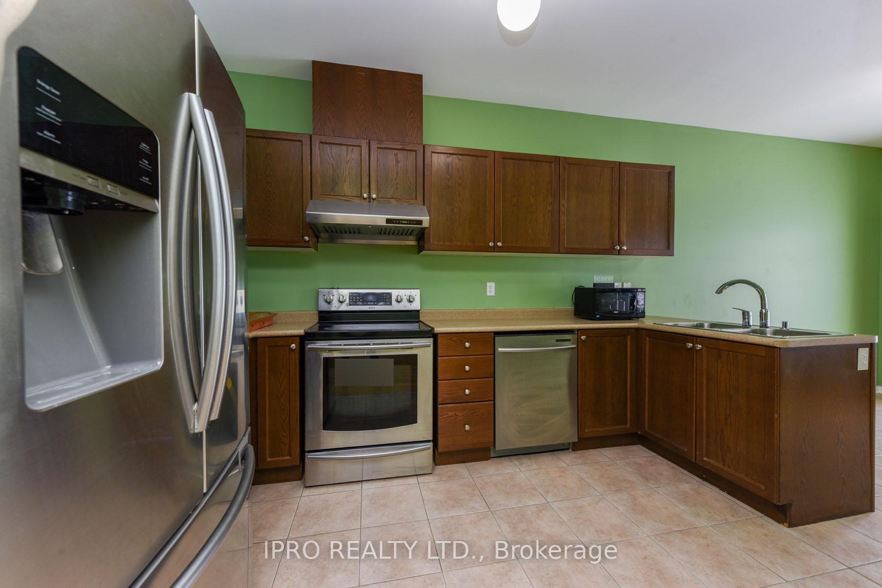Photo 42 of Unit Mn&2nd, 209 Checkerberry Crescent, Brampton, Sandringham-Wellington — HOMEH