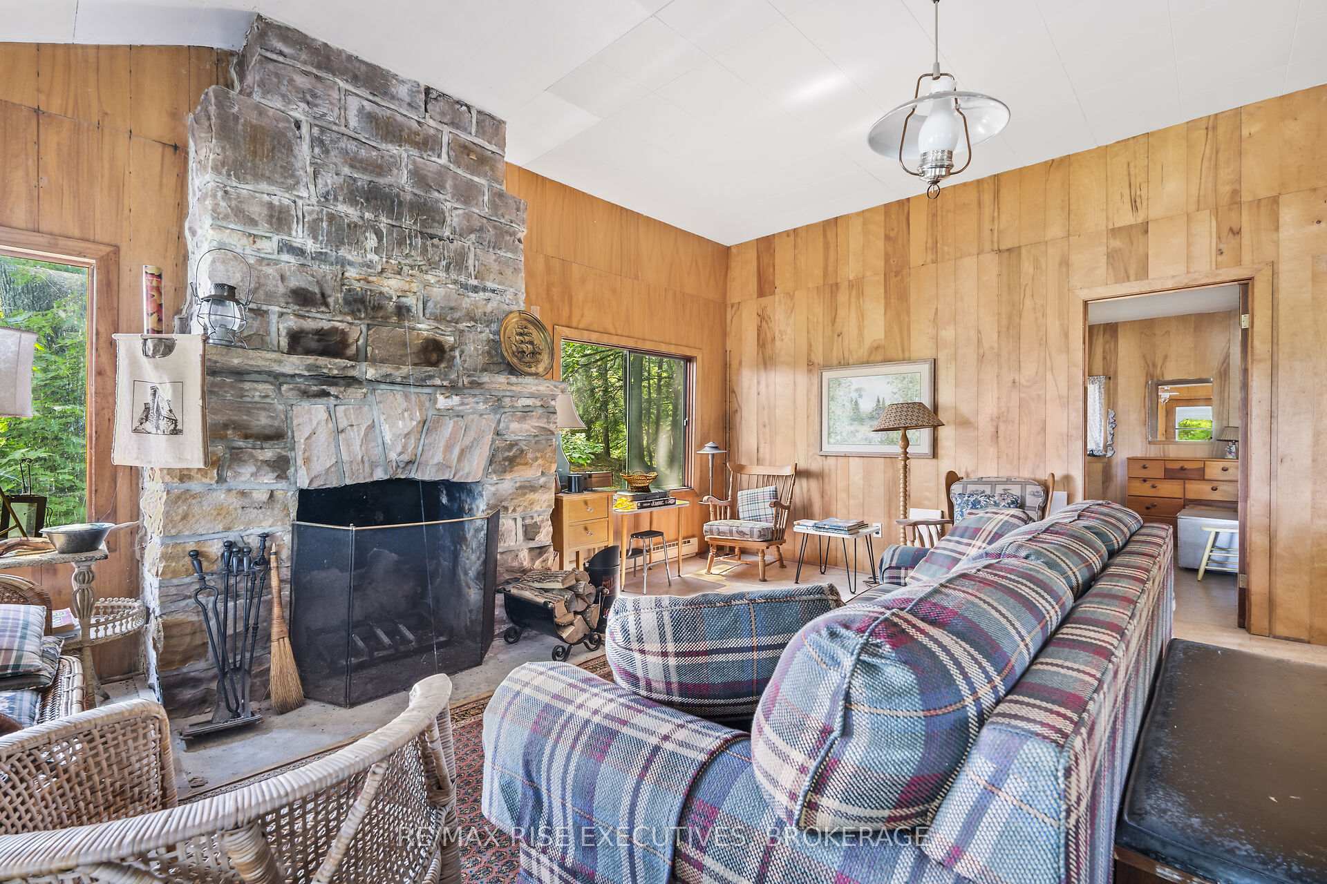 Photo 6 of 1326 Ridge Lane, Frontenac, Frontenac South — HOMEH