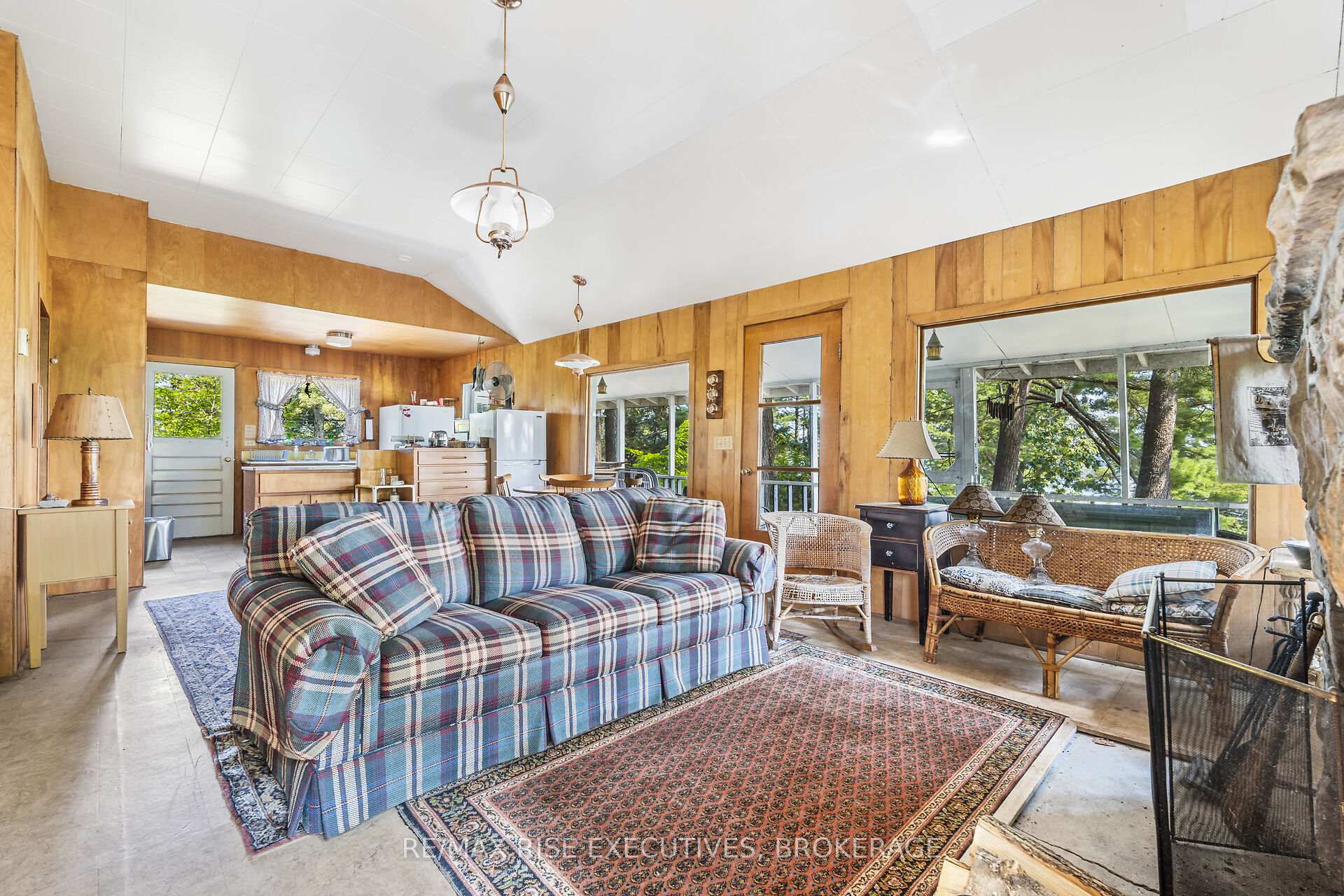 Photo 7 of 1326 Ridge Lane, Frontenac, Frontenac South — HOMEH