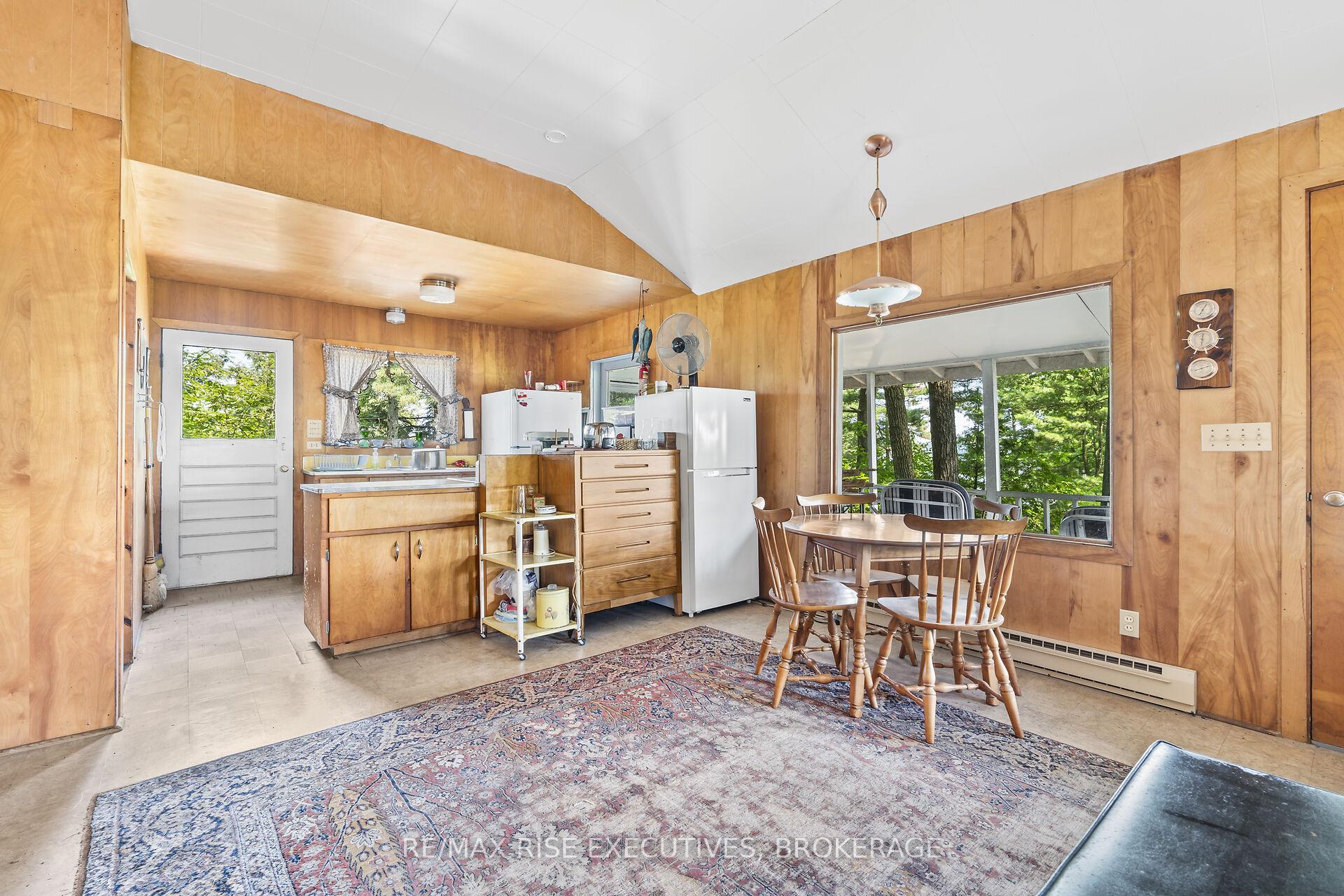 Photo 8 of 1326 Ridge Lane, Frontenac, Frontenac South — HOMEH