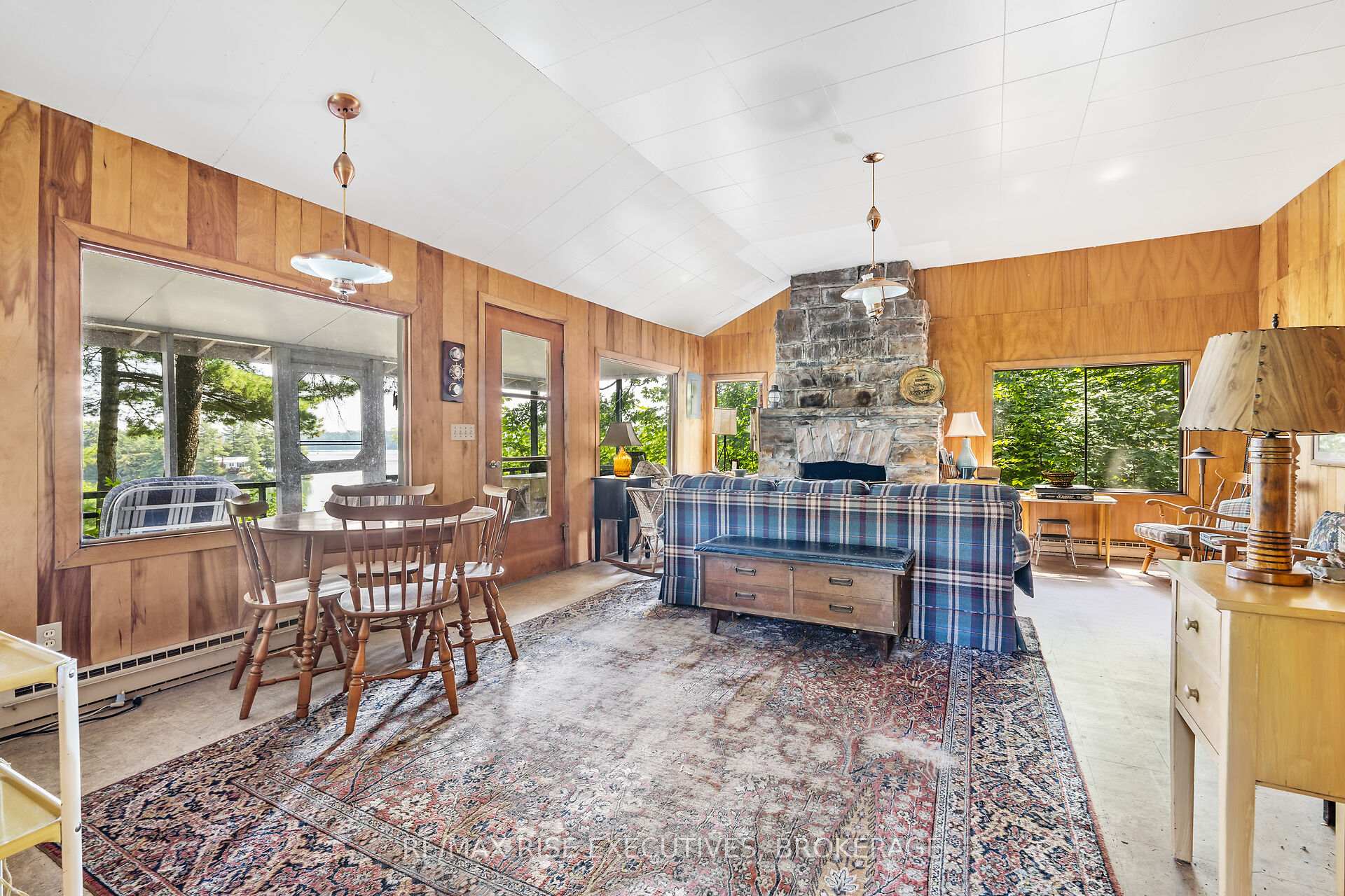 Photo 10 of 1326 Ridge Lane, Frontenac, Frontenac South — HOMEH