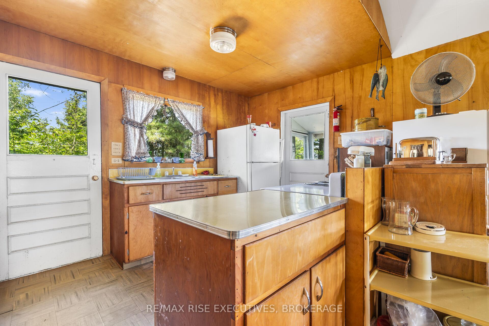 Photo 11 of 1326 Ridge Lane, Frontenac, Frontenac South — HOMEH