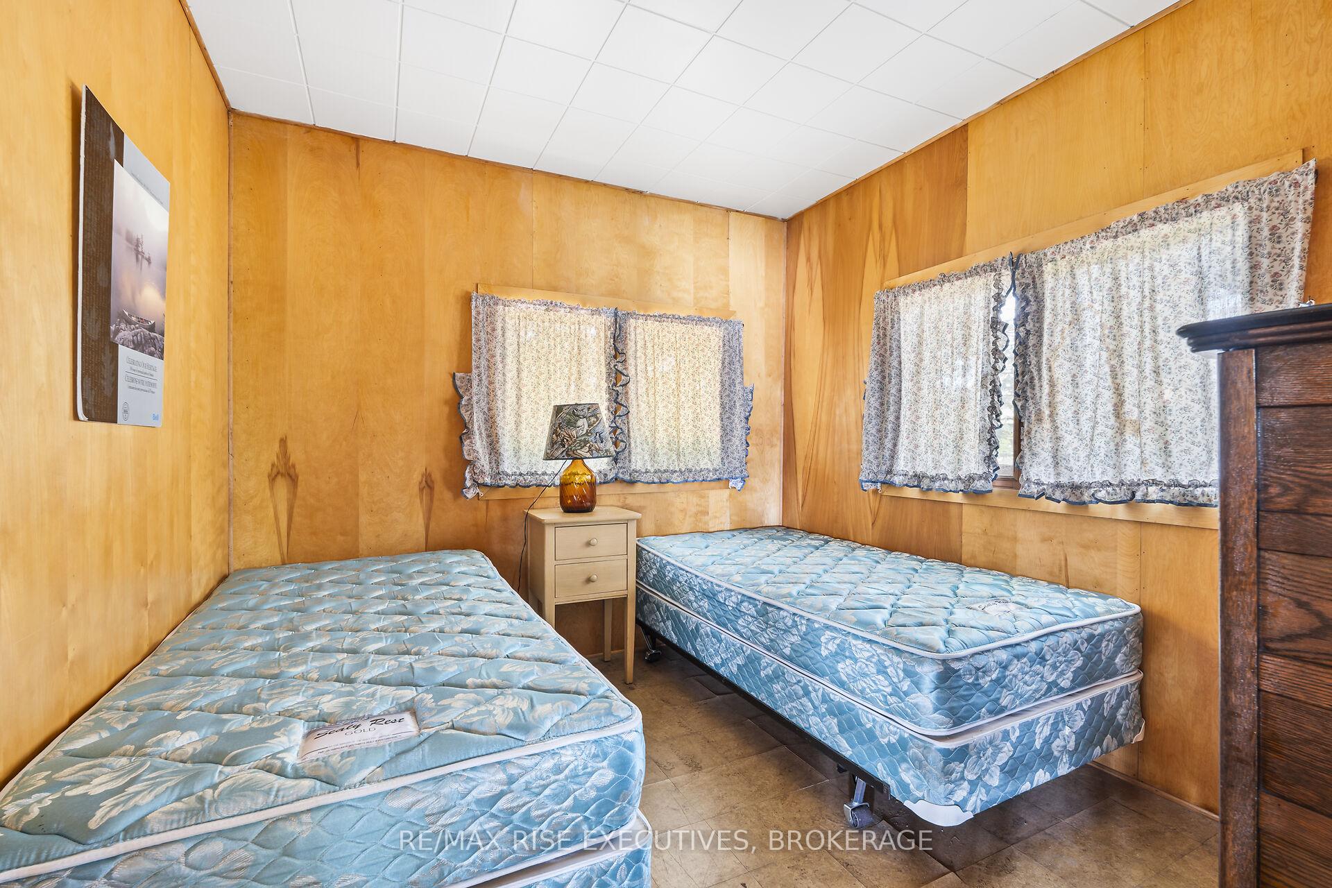 Photo 14 of 1326 Ridge Lane, Frontenac, Frontenac South — HOMEH