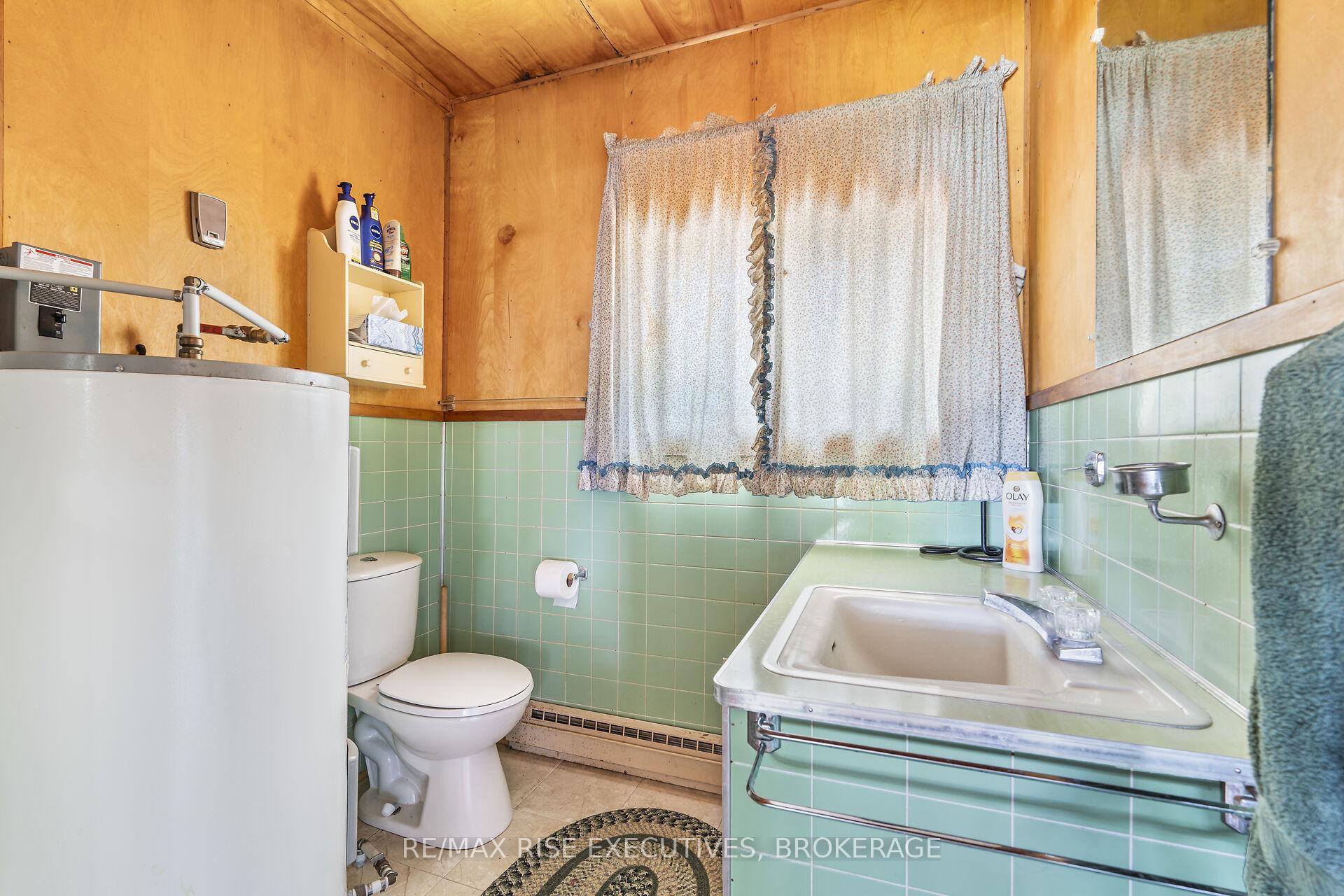 Photo 15 of 1326 Ridge Lane, Frontenac, Frontenac South — HOMEH