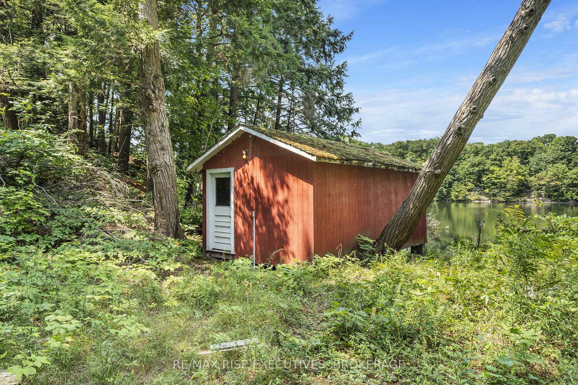 Photo 32 of 1326 Ridge Lane, Frontenac, Frontenac South — HOMEH