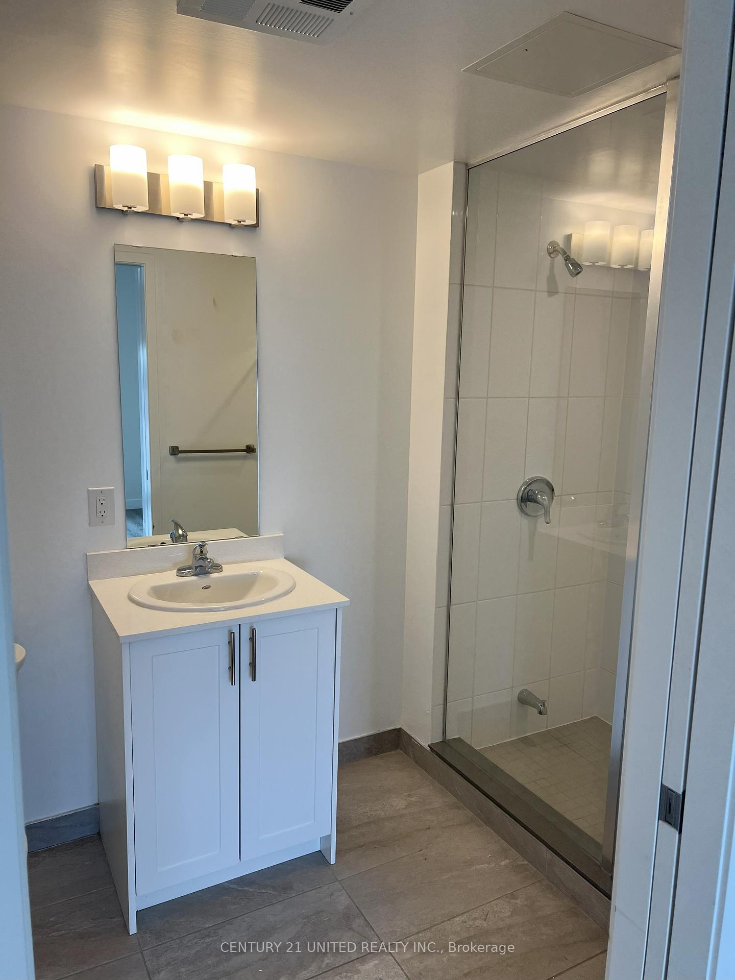 Photo 10 of Unit 1214, 100 Bond Street E, Oshawa, Central — HOMEH