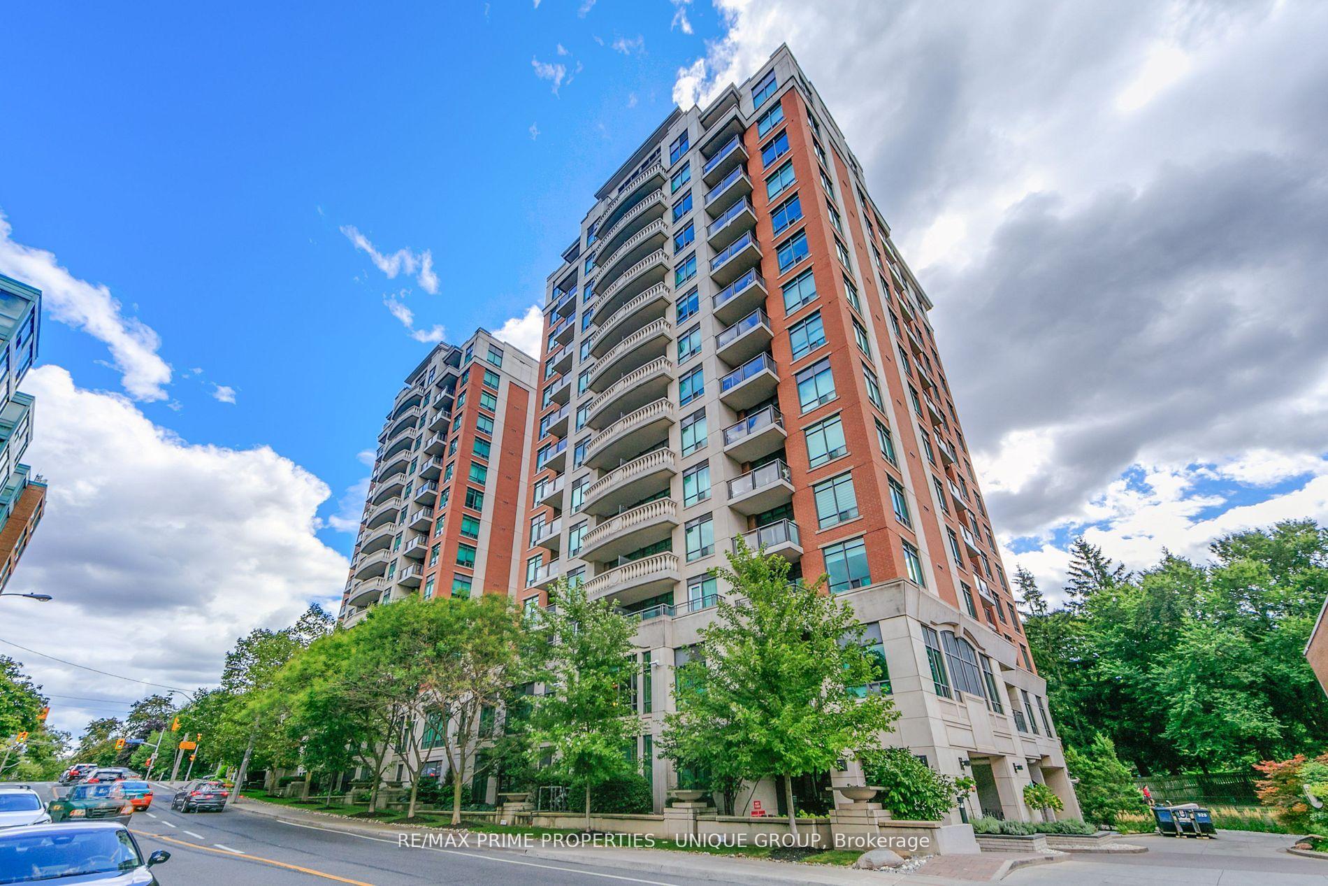 Front of Unit 904, 319 Merton Street
